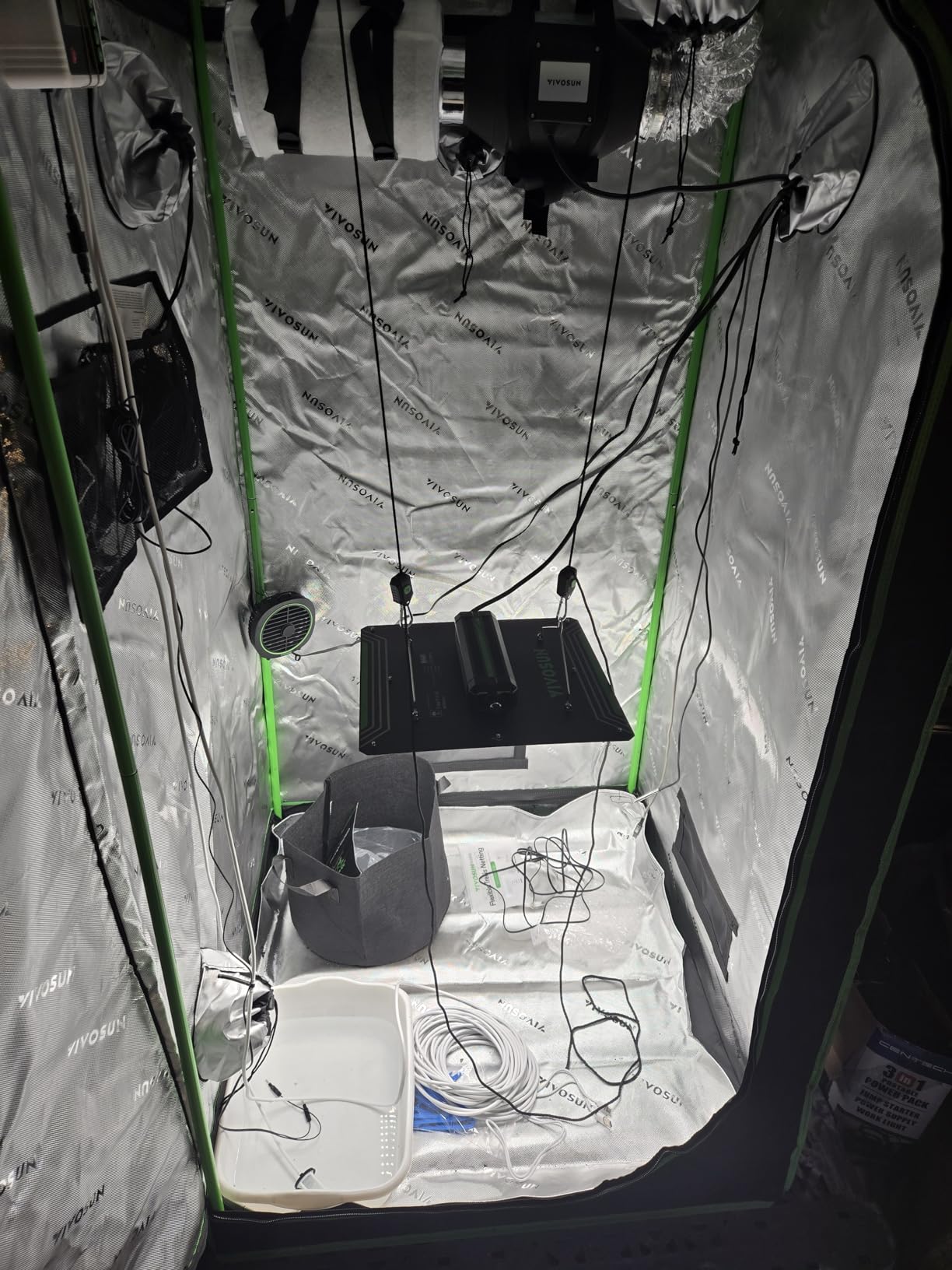 VIVOSUN Grow Tent Kit, 2 × 2ft 1-Plant System, WiFi-Controlled Grow System with Full Spectrum LED Grow Light, GrowHub Outlet A22 customer photo 1