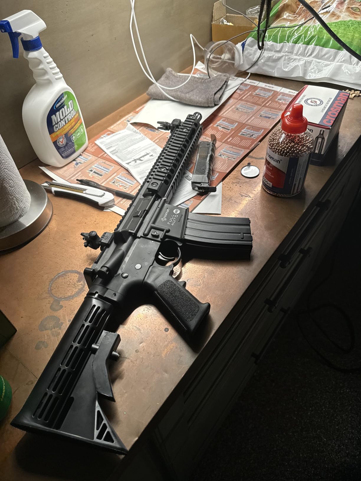 Crosman Full Auto R1 CO2 BB Air Rifle with 25-Round Magazine - Full and Semi-Auto Action, 1400 round per minute rate, Adjustable Stock, Quad Rail - Black customer photo 2