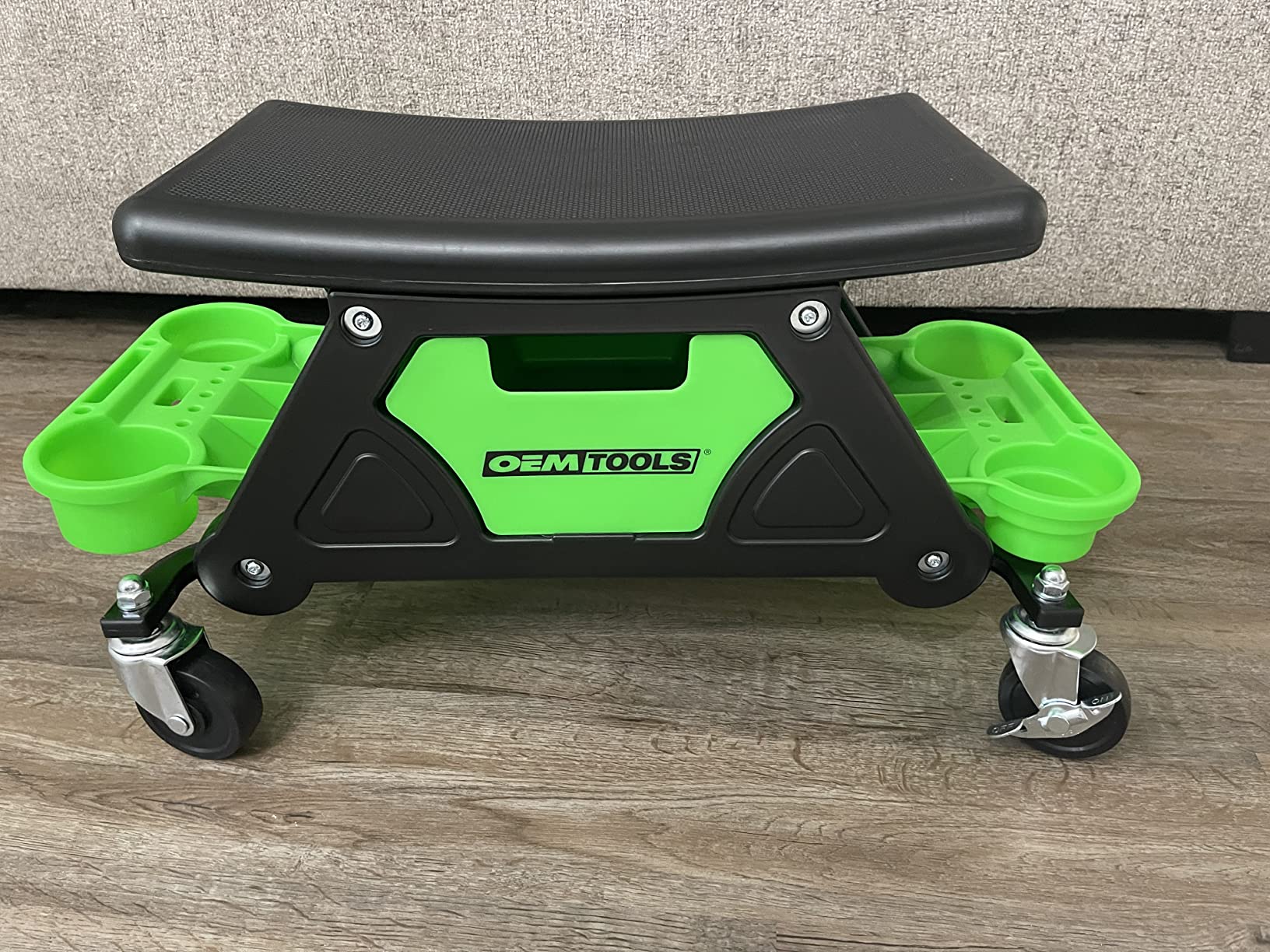 OEMTOOLS 24986 Heavy-Duty Rolling Workbench and Creeper Seat, Mechanics Stool with Wheels, Creepers, Shop Stools with Wheels, Automotive, Green and Black 300 LB Capacity customer photo 2