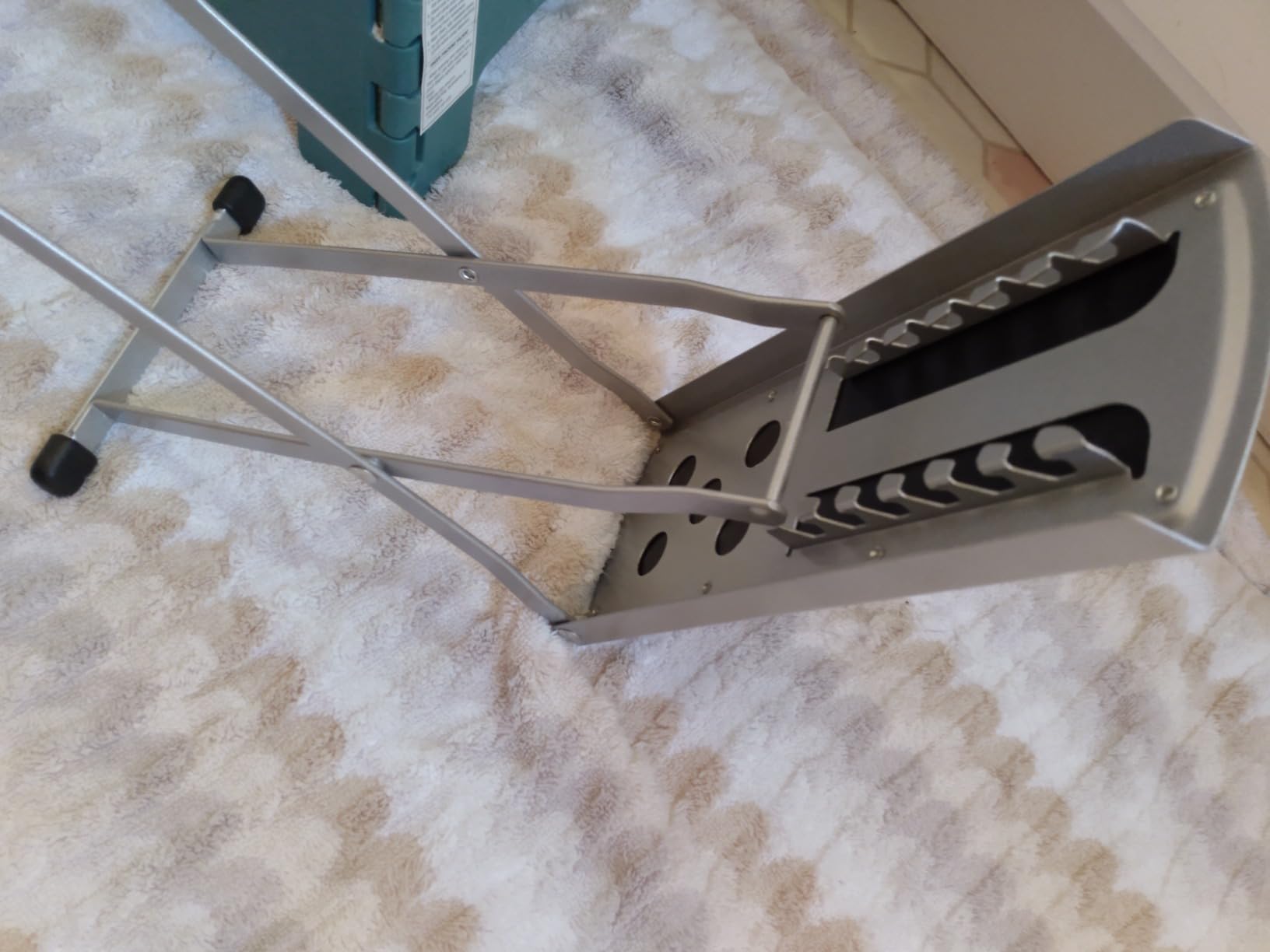 Pedicure Foot Rest, Adjustable Foot Stand with Non-Slip, Toe Separator - Easy at Home, No More Bending or Stretching, Beauty Pedicure Kit (Black) customer photo 2