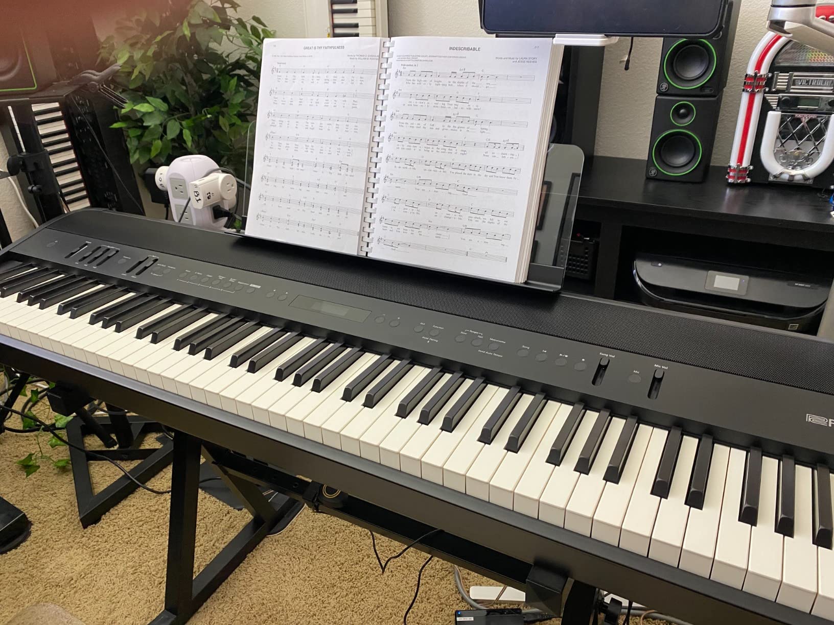 Roland FP-90X | Flagship Portable 88-Note Digital Piano | Immersive & Powerful 4 Speaker System | Distinctive Acoustic Tones & Deep Sound Shaping | Bluetooth & MIDI | Black customer photo 1
