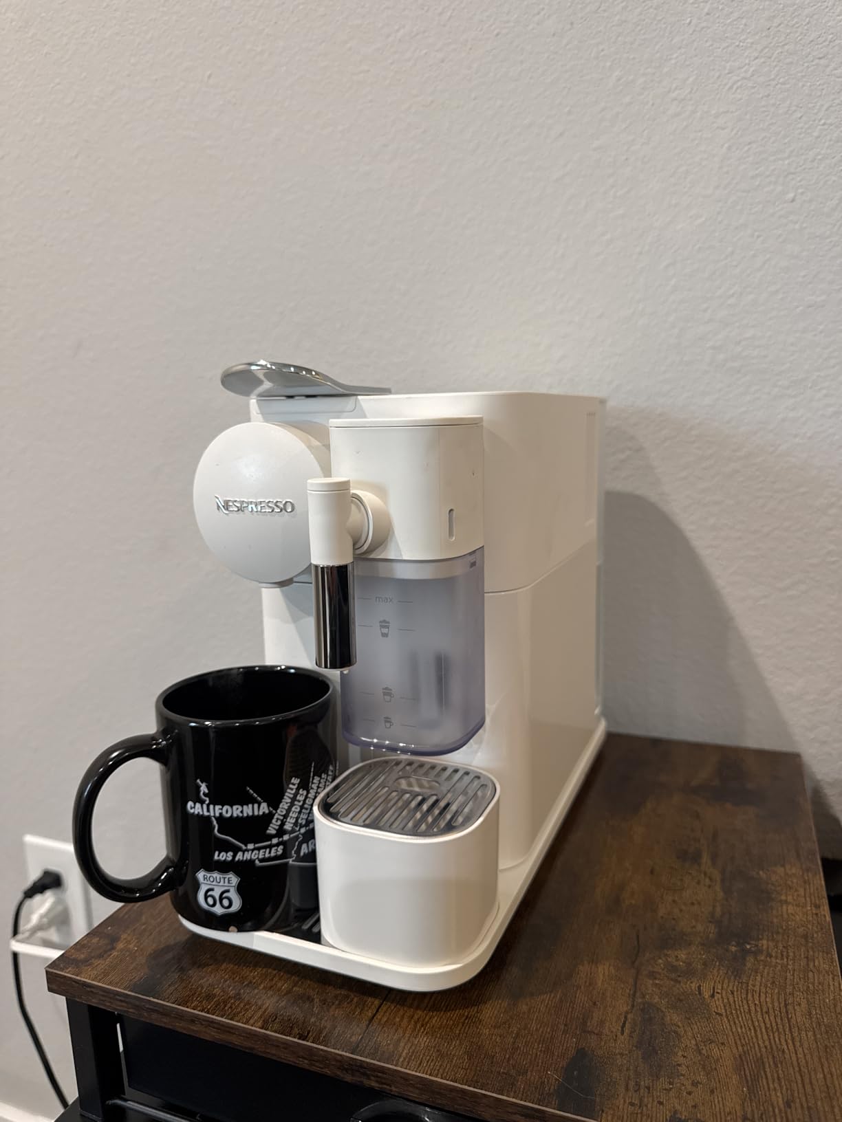 Nespresso Lattissima One Original Espresso Machine with Milk Frother by De'Longhi, Shadow Black customer photo 1