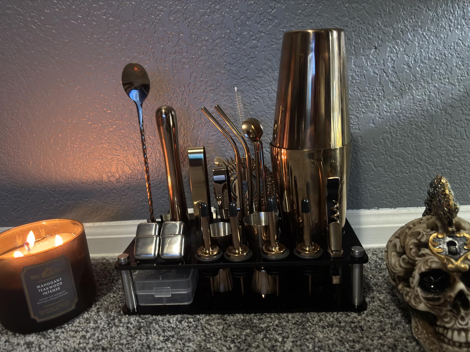 KINGROW Cocktail Shaker Set Bartender Kit, Stainless Steel Boston Bar Tools Drink Mixer Set with Stand & Recipe Booklet for Home Cocktail Making | Silver customer photo 2