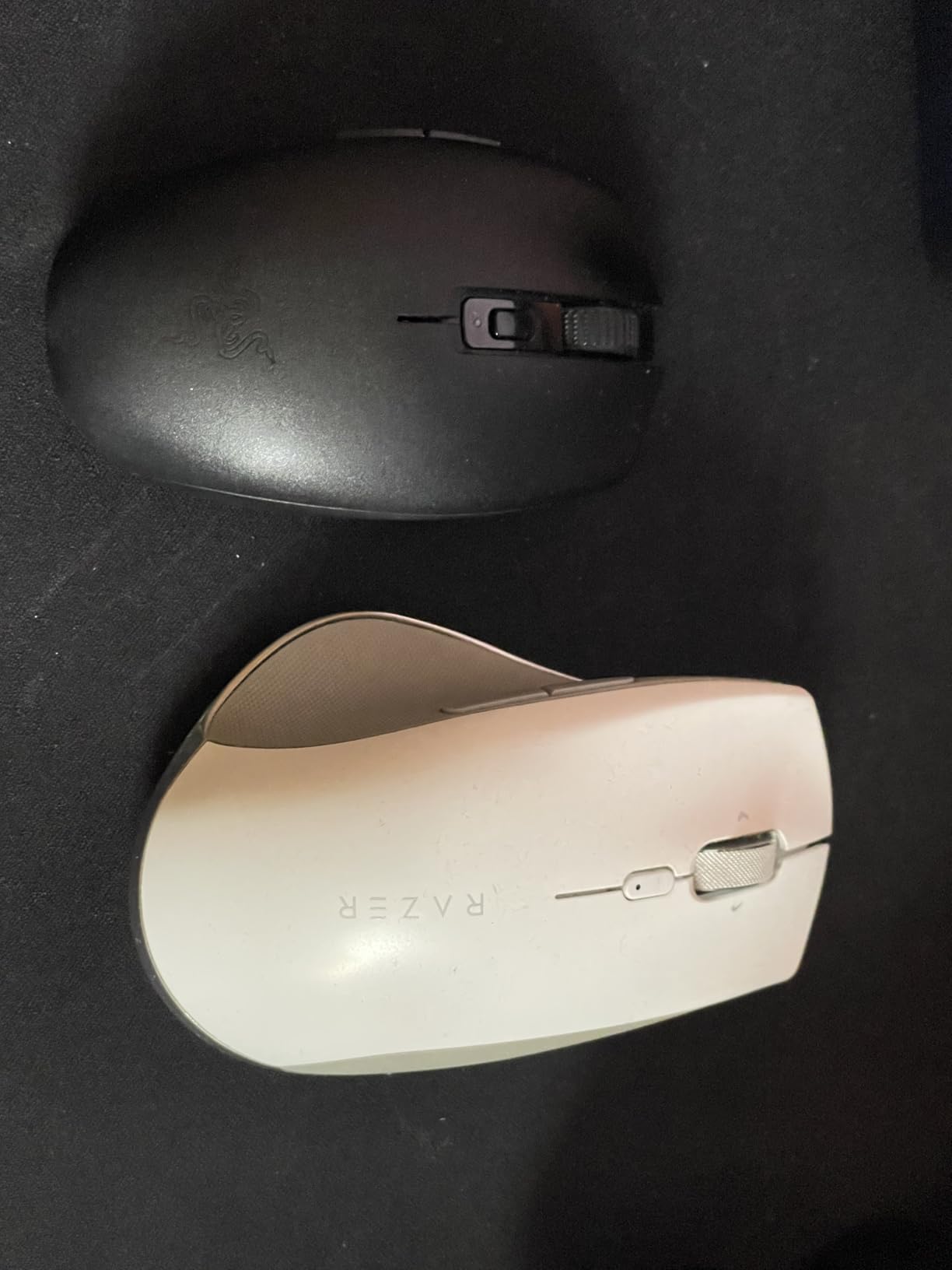 Razer Orochi V2 Wireless Gaming Mouse - Ultra Lightweight & Portable, Bluetooth & 2.4Ghz Wireless Connectivity, 18K DPI, Up to 950hrs Battery Life, Compatible with PC & Mac - White customer photo 2