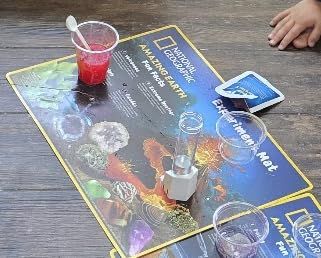 National Geographic Amazing Chemistry Set - Chemistry Kit with 100+ Science Experiments Including Crystal Growing and Reactions, Science Kit for Kids, STEM Gift for Boys and Girls (Amazon Exclusive) customer photo 2