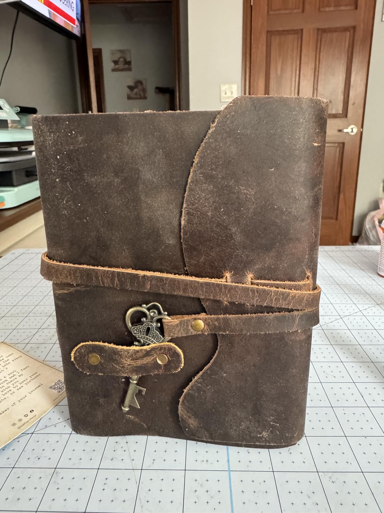 LEATHER VILLAGE Vintage Leather Journal - 200 Handmade Vintage Deckle Edge Paper - Leather bound Journal For Women Men - Vintage Key Closure - Book of Shadows - Cappuccino Brown - 6X4 inches (A6) customer photo 1