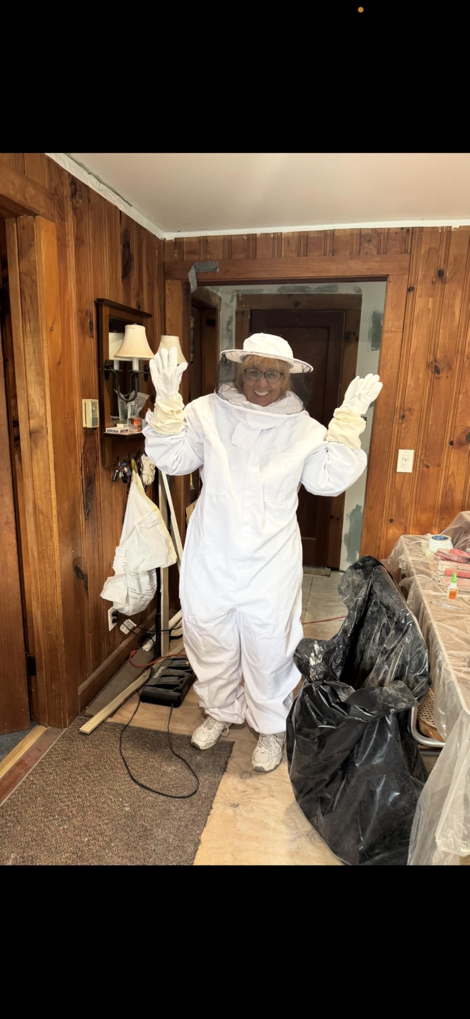 Professional Bee Suits for Men Women Sting Proof with Round Veil, Sting-Proof Full Body Protection Beekeeping Suit with Glove customer photo 1