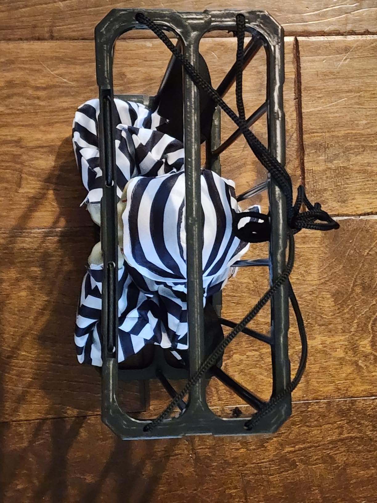 Screaming Animated Halloween Decorations, Halloween Decor Prop with Motion Sensor, Scary Skull Cage Prisoner Haunted House Decor, Spooky Hanging Ghost Halloween Decorations Outdoor Indoor customer photo 2