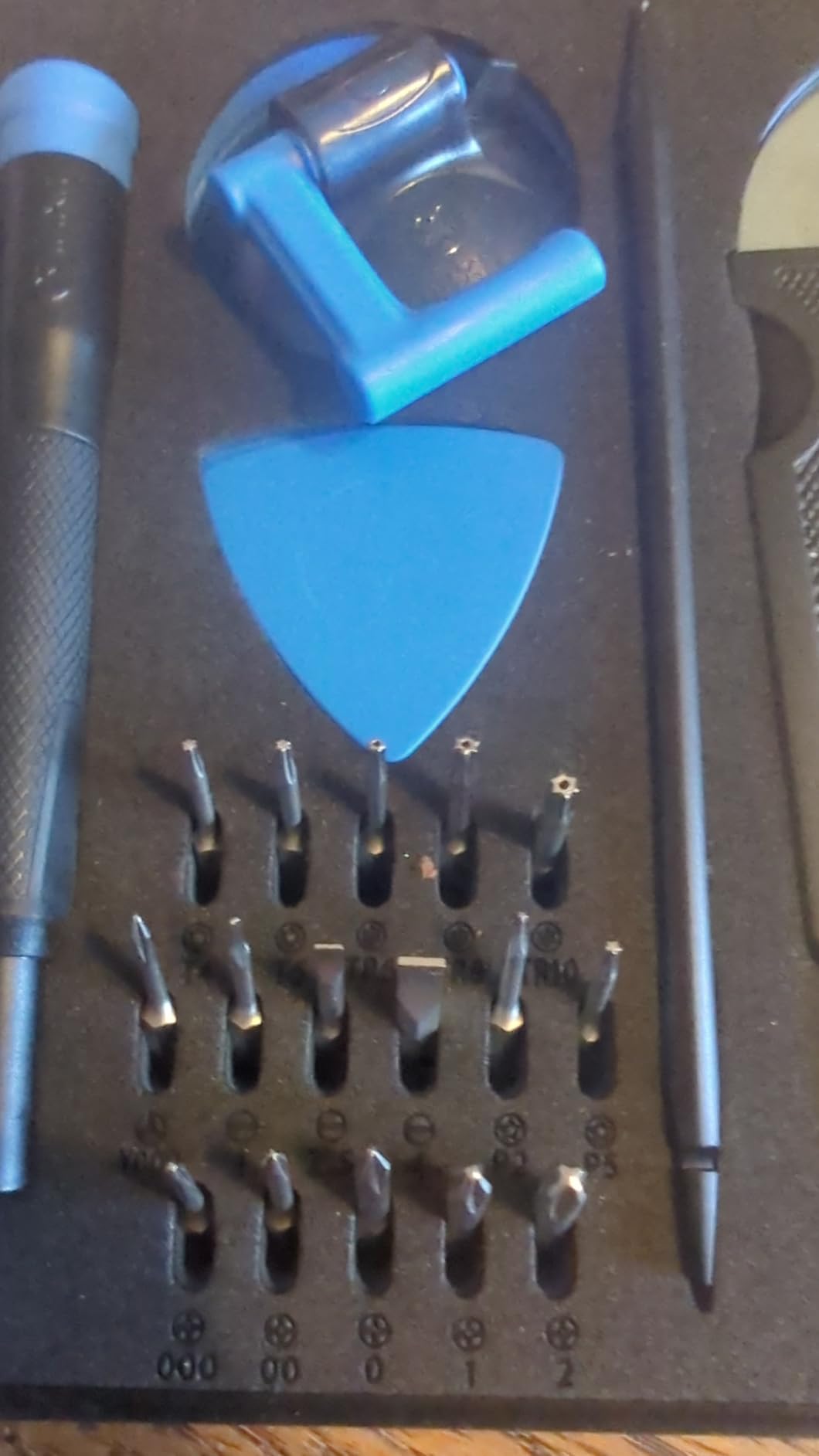 iFixit Essential Electronics Toolkit - PC, Laptop, Phone Repair Kit customer photo 1