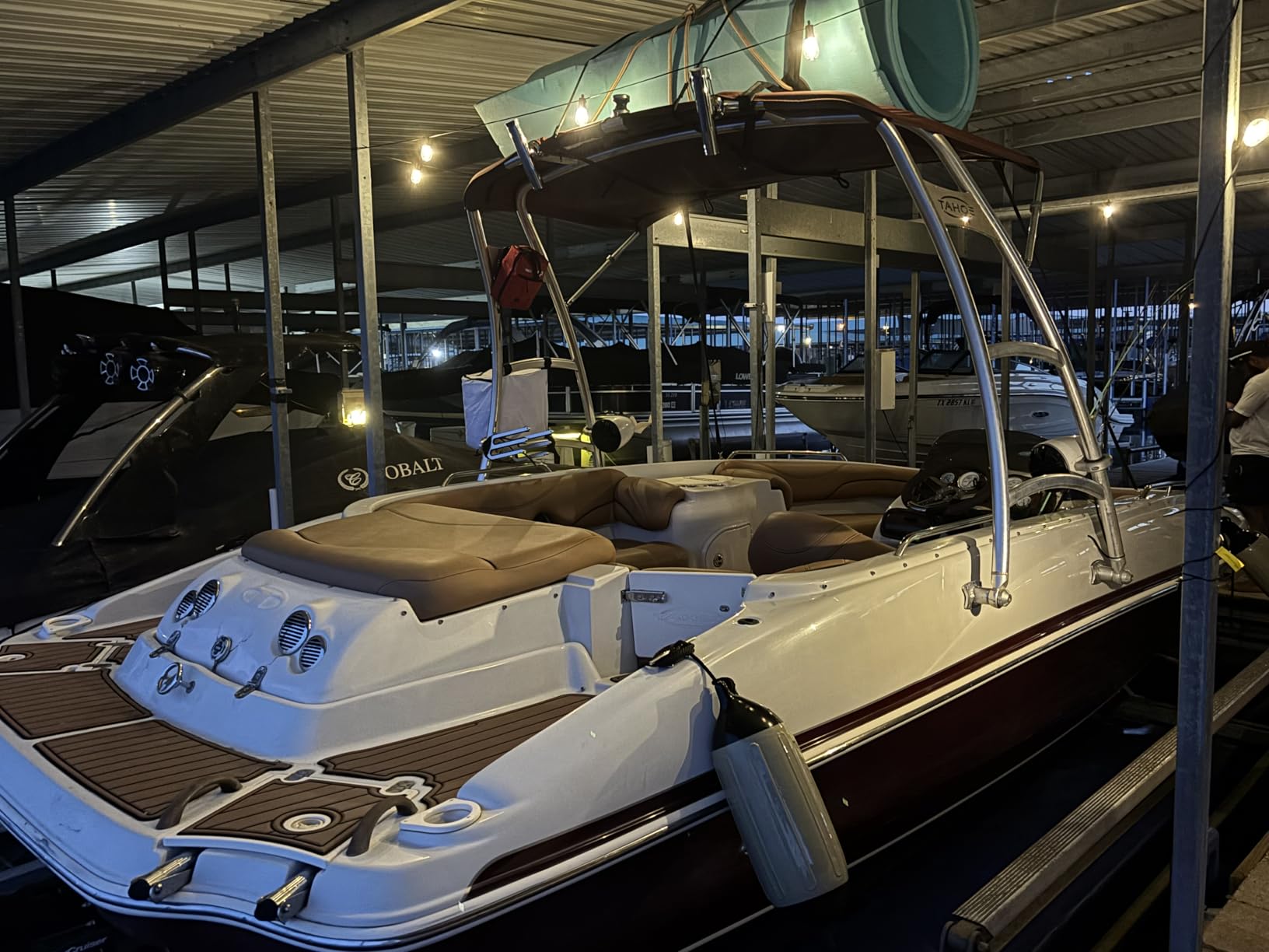 4.5/5.5/6.5/8.5/10/16 inch Boat Fenders 4 Pack, Ribbed Twin Eyes Vinyl Boat Bumpers Fenders, Boat Bumpers for Docking Come with Ropes Needles and Pump to Inflate customer photo 2
