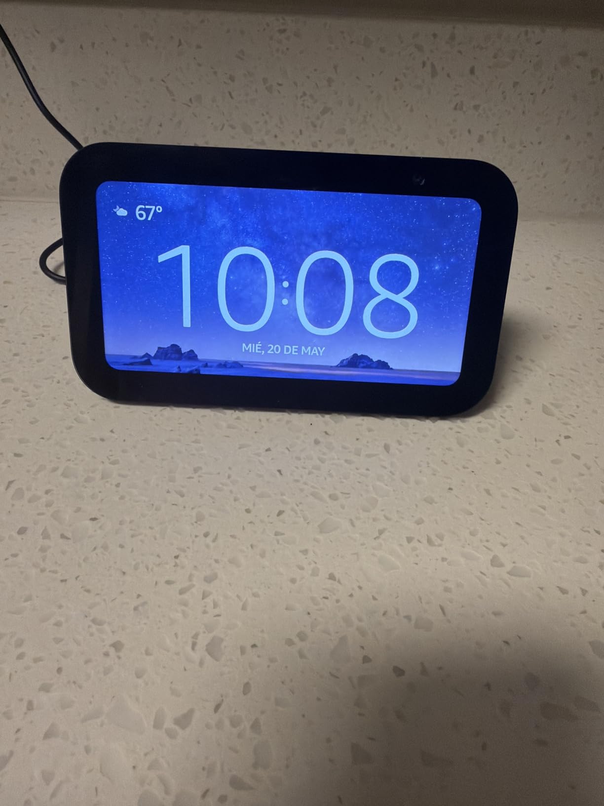 Echo Show 5 (newest model), Smart display, Designed for Alexa+, 2x the bass and clearer sound, Glacier White customer photo 1