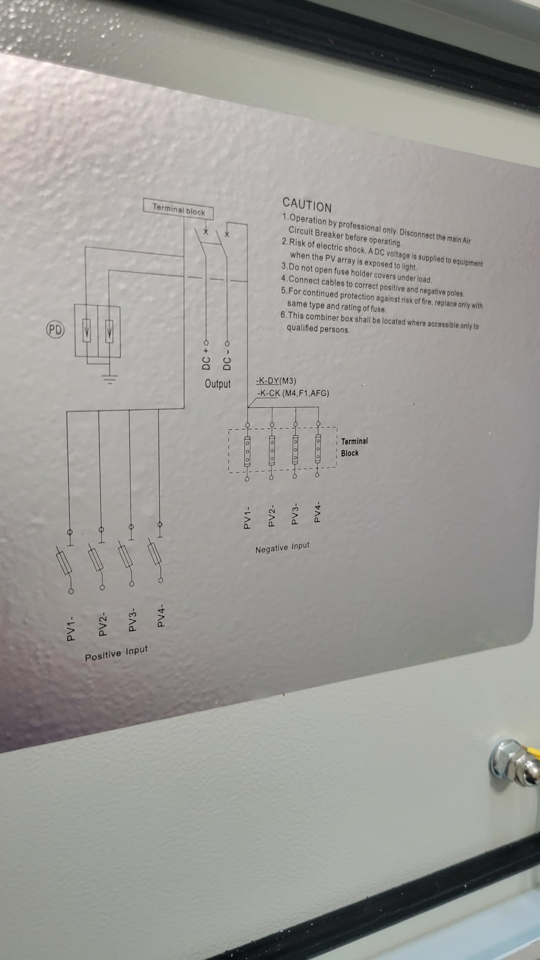PV Combiner Box, 4 String Metal Solar Combiner Box with 15A Rated Current Fuse, Surge Protective Device and 50A Air Circuit Breaker for On/Off Grid Solar Panel System customer photo 1