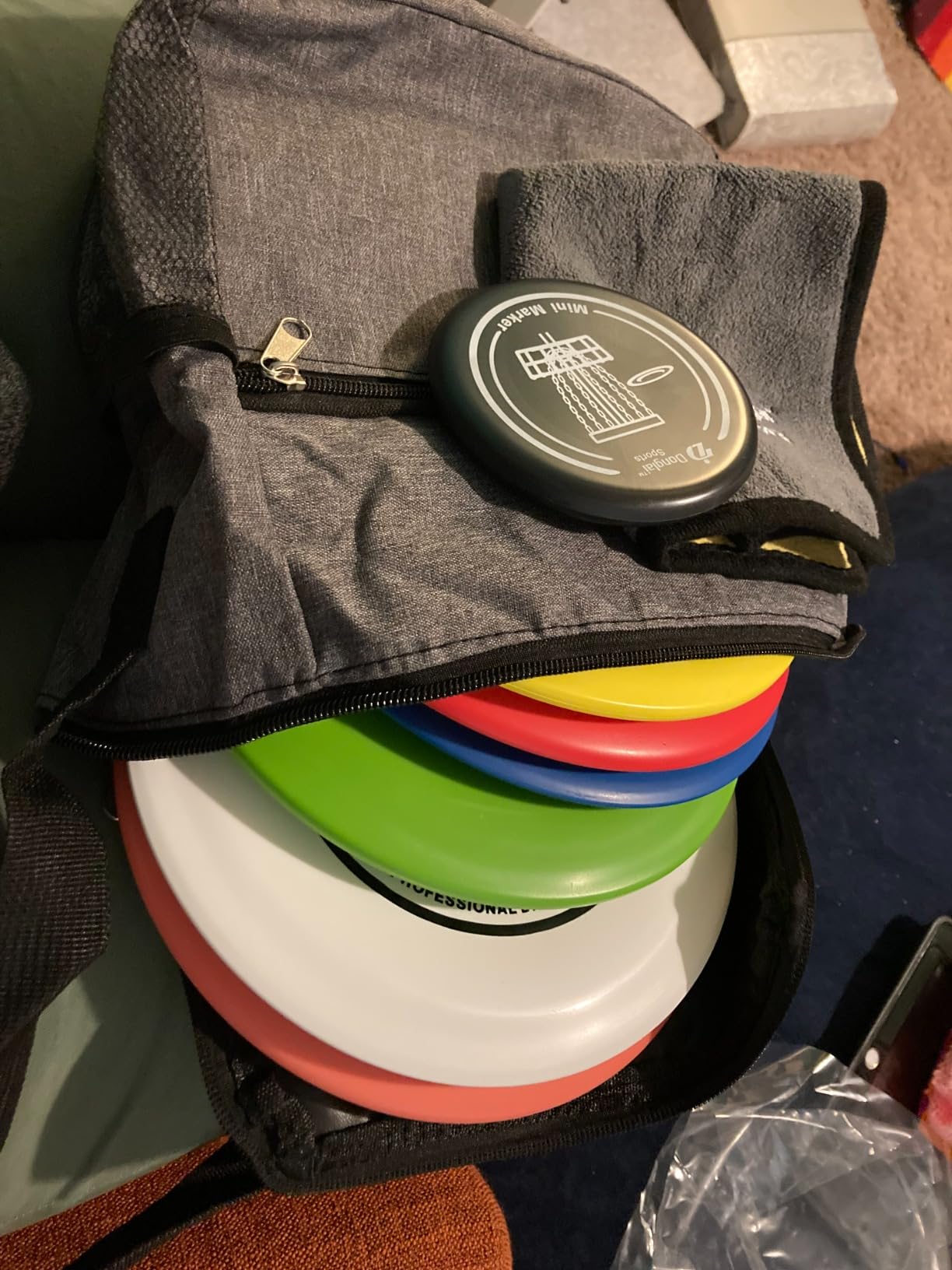 Windspeed Cadet Disc Golf Bag, Portable Waterproof Disc Golf Bag with 10 Discs Capacity, Pro Disc Golf Bag Small with Adjustable Strap, Starter disc Golf Bag for Women and Men (Grey) customer photo 1