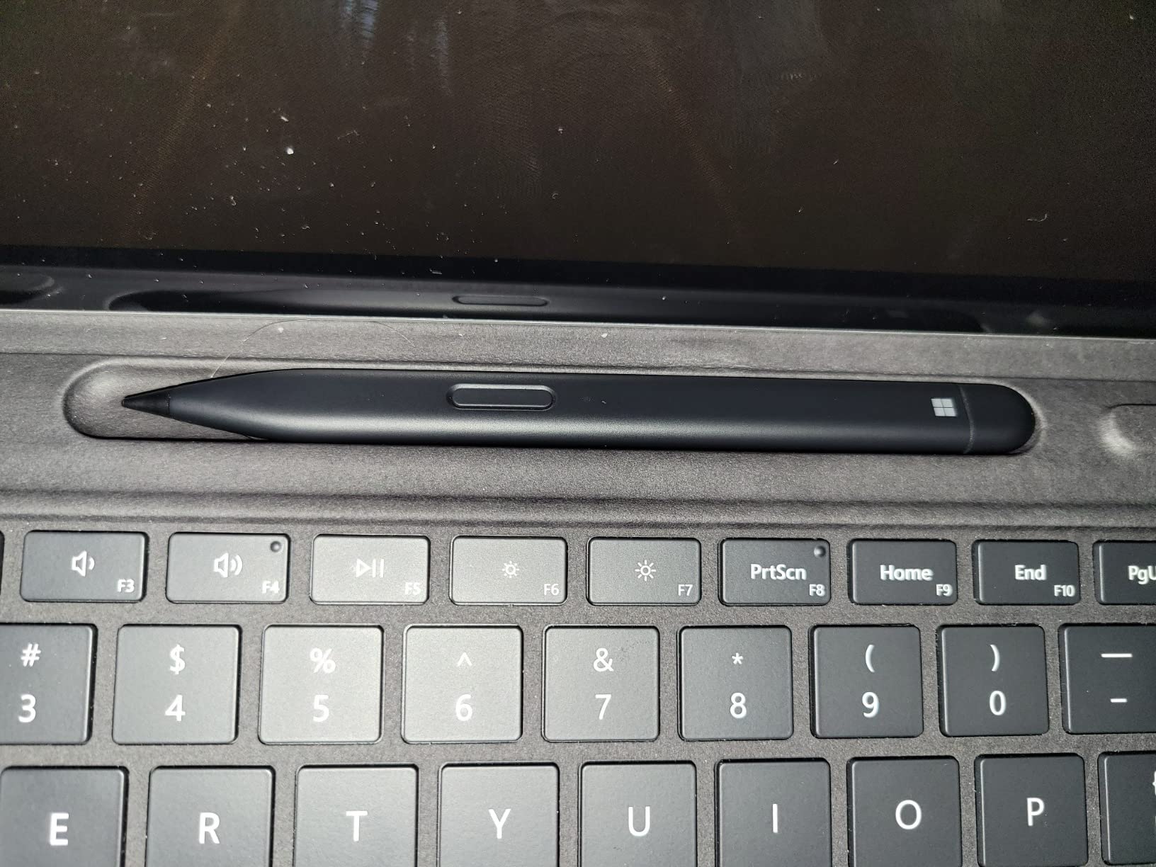 Surface Slim Pen 2 Matte Black - Bluetooth 5.0 Connectivity - 4,096 points of pressure sensitivity - Create in real time with zero force inking customer photo 1