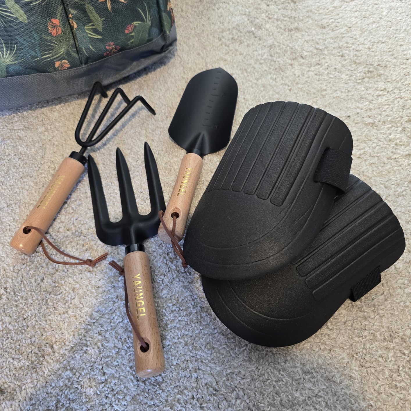 YAUNGEL Gardening Tools Set of 10 Heavy Duty Gardening Hand Tools Stainless Steel Garden Tools with Wooden Handle, Storage Garden Bag, Gardening Gifts for Women and Men customer photo 2