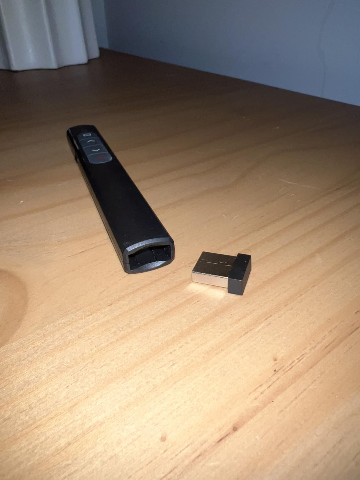 Wireless Presenter Remote, Presentation Clicker with Hyperlink & Volume Remote Control PowerPoint Office Presentation Clicker for Keynote/PPT/Mac/PC/Laptop(Battery Included) customer photo 2