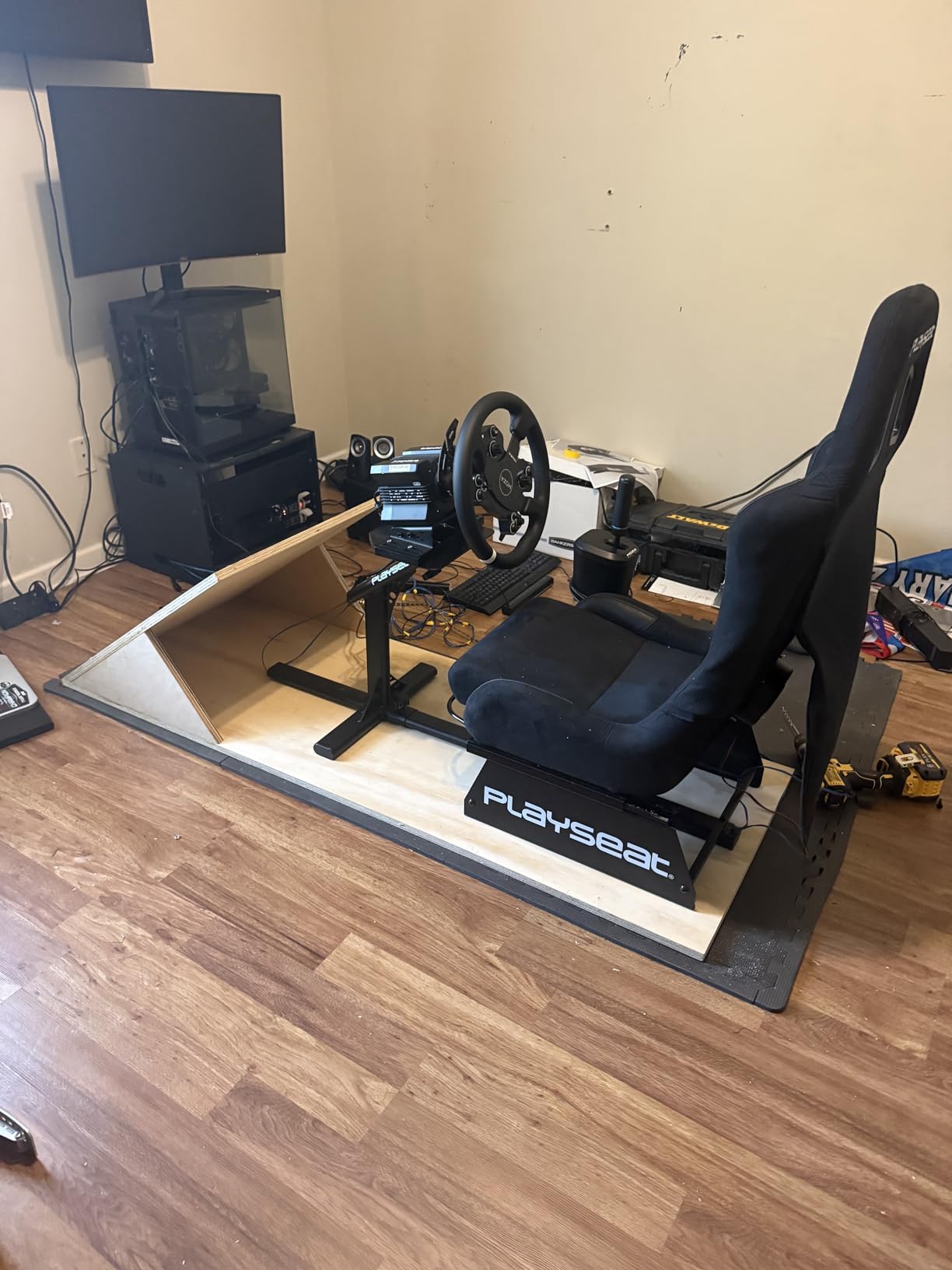 Playseat Evolution Pro Sim Racing Cockpit | Comfortable Racing Simulator Cockpit | Easily Adjustable | Compatible with All Steering Wheels & Pedals on the Market | Supports PC & Console |Actifit customer photo 1