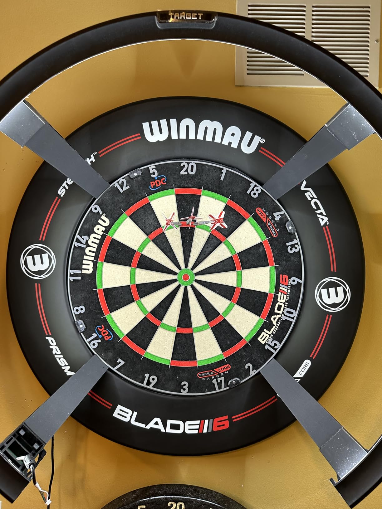 Winmau Blade 6 Triple Core & Blade 360 Series Dartboards - Professional PDC Tournament Dart Board, Ultra-Thin Wire System, High-Density Sisal Construction customer photo 2