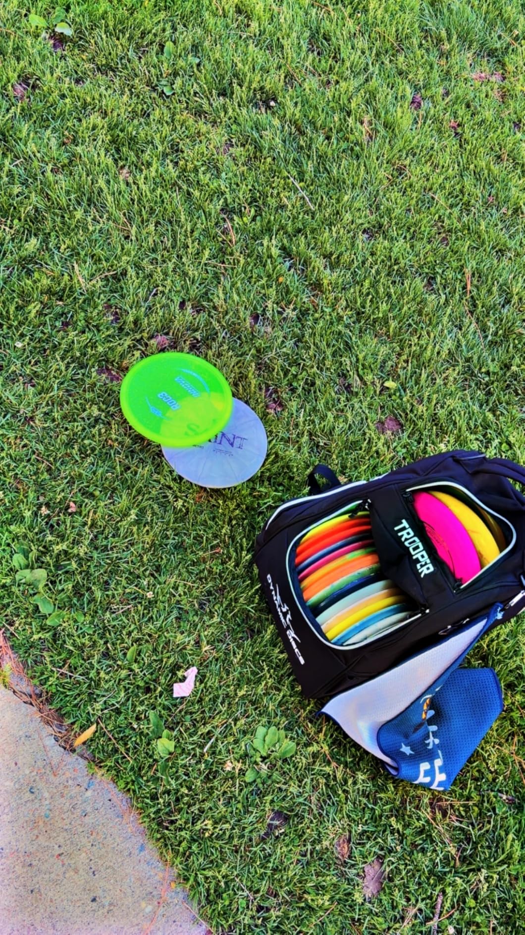 Dynamic Discs Trooper Disc Golf Bag | Large Frisbee Bags with 18+ Discs Capacity | Lightweight & Durable Backpack | Great Gifts or Disc Golf Accessories for Men | Ideal for Beginners & Pro Players customer photo 2
