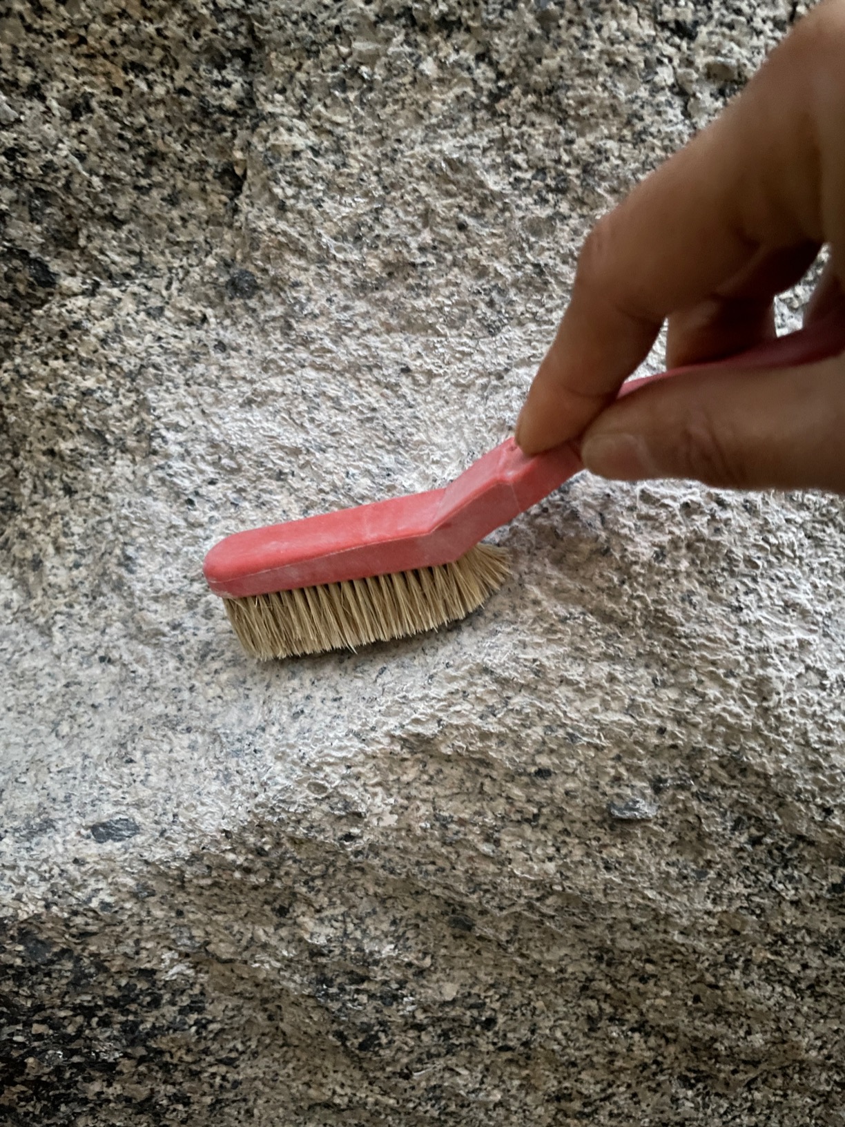 Rock Climbing & Bouldering Brush, Ergonomic, High Density Wild Boar's Thick Hair Bristles, 100% Recyclable, Strong Outdoor & Indoor Free Spiky Ring, Black customer photo 2