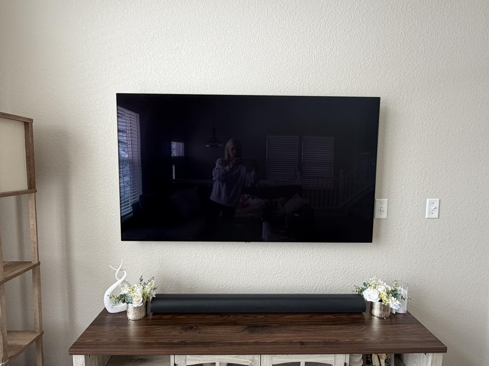 Amazon Basics Low Profile TV Wall Mount with Horizontal Post Installation Leveling for 37 to 86 inch TVs, Wood Studs Compatible, Black customer photo 2