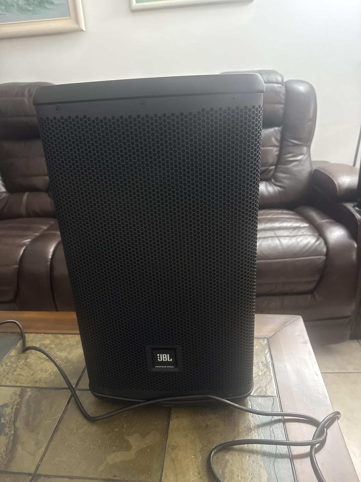 JBL Professional EON715 Powered PA Speaker, Portable Loudspeaker with Bluetooth, 15 inch, 300 Watt, Wired Electric, Black customer photo 1