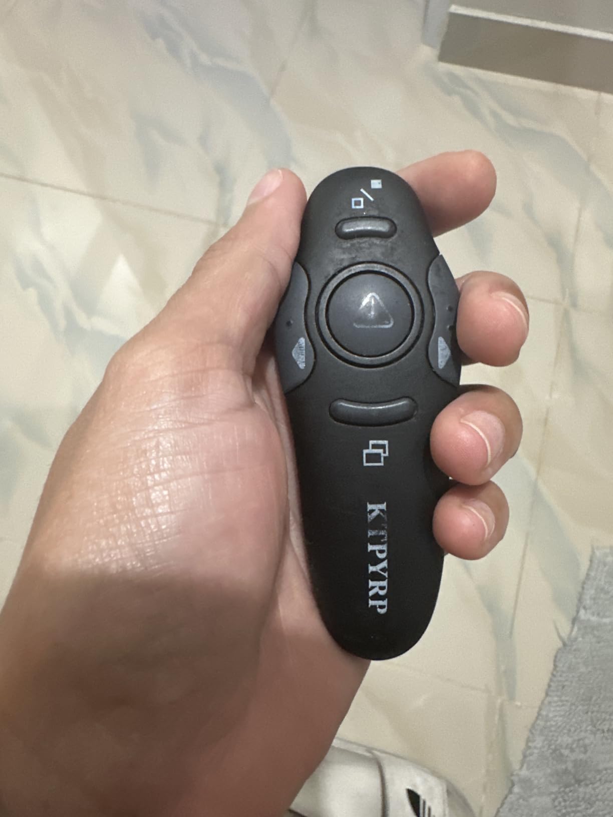 Presentation Clicker Wireless Presenter Remote USB Control Powerpoint PPT Clicker, Clicker RF 2.4GHz Presenter Remote Google Slide Advancer Powerpoint Clicker for Computer/Laptop/Mac/Keynote customer photo 2