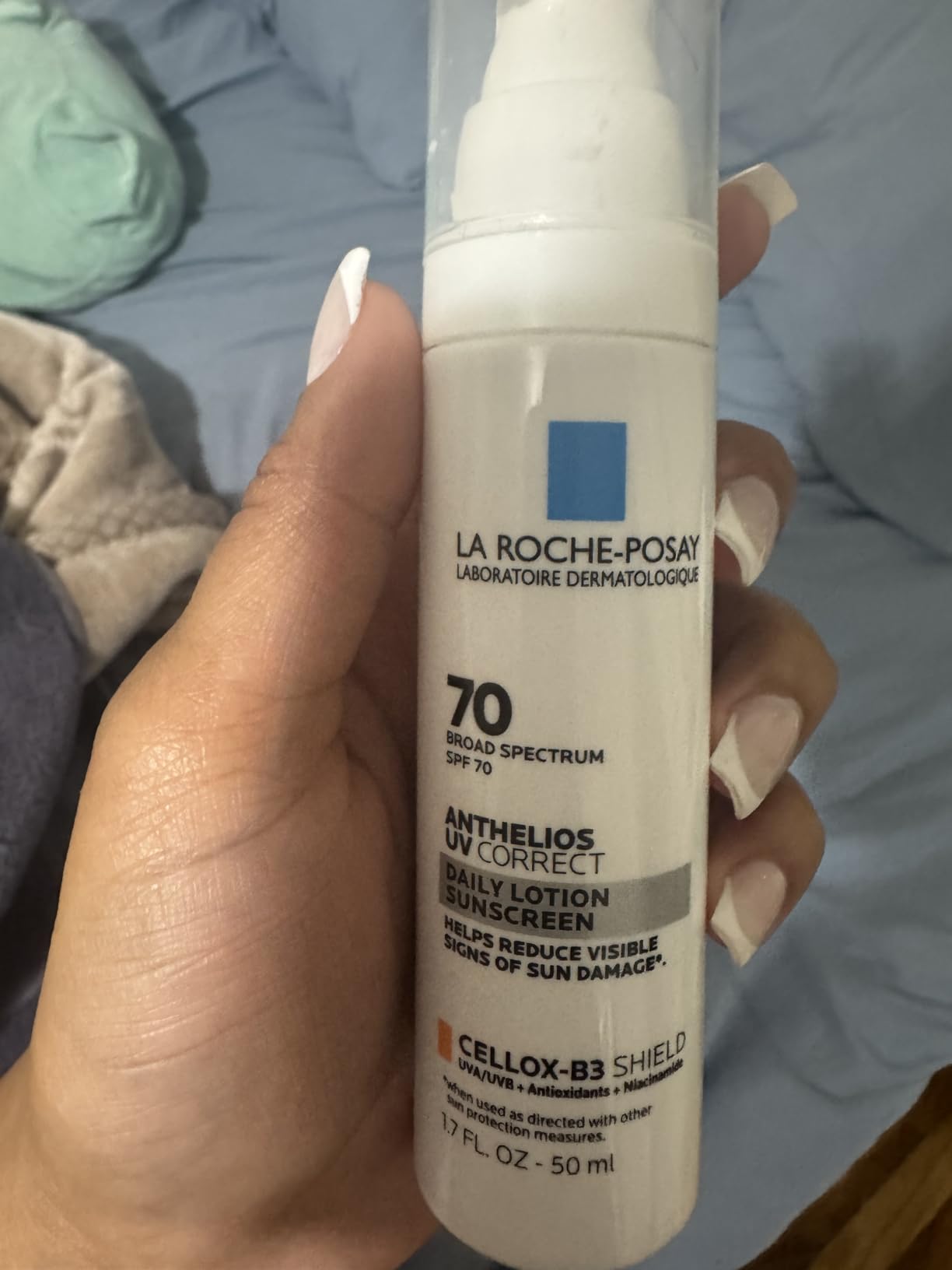La Roche-Posay Anthelios UV Correct Sunscreen Moisturizer SPF 70, Daily Anti-Aging Face Moisturizer with Niacinamide to Even Skin Tone & Fine Lines, Sun Protection for Sensitive Skin customer photo 1