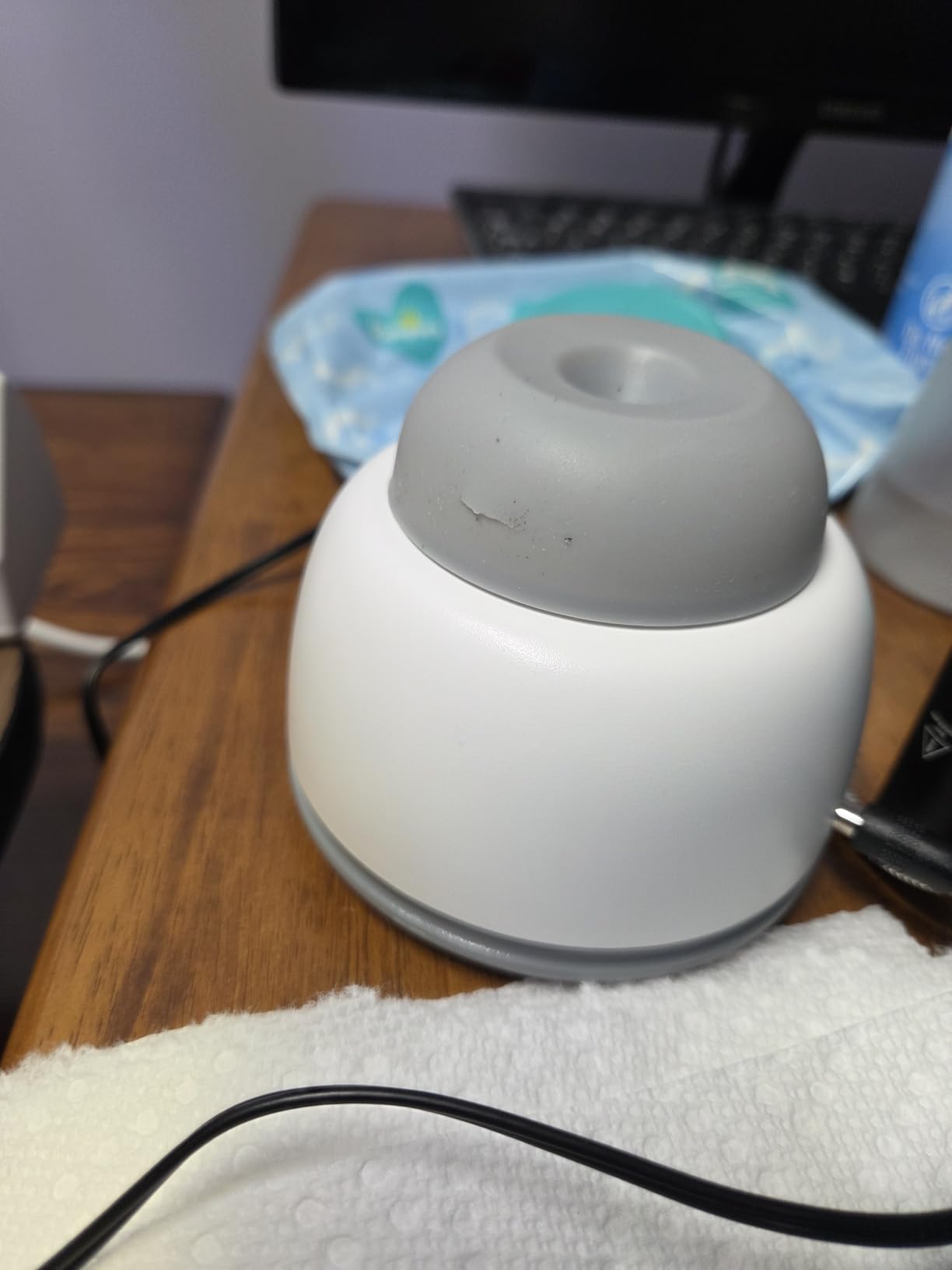 ONiLAB Mini Vortex Mixer with Touch Function, Lab Mixing, Nail Polish, Eyelash Adhesives and Acrylic Paints Mixing, Lab Vortexer for Tubes, Include 120 pcs Stainless Steel Mixing Balls customer photo 1