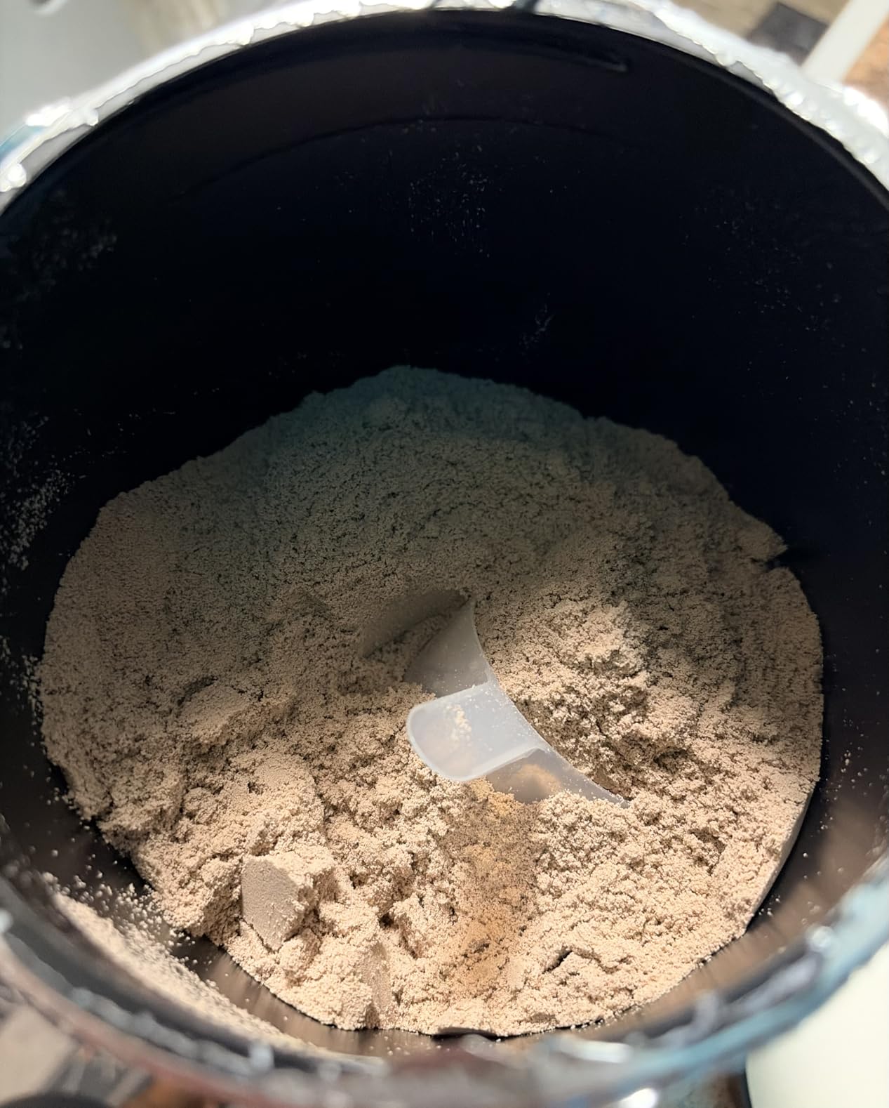 Six Star Whey Protein Powder Whey Protein Plus | Whey Protein Isolate & Peptides | Lean Protein Powder for Muscle Gain | Muscle Builder for Men & Women | Triple Chocolate, 1.82 lbs (826 g) customer photo 2