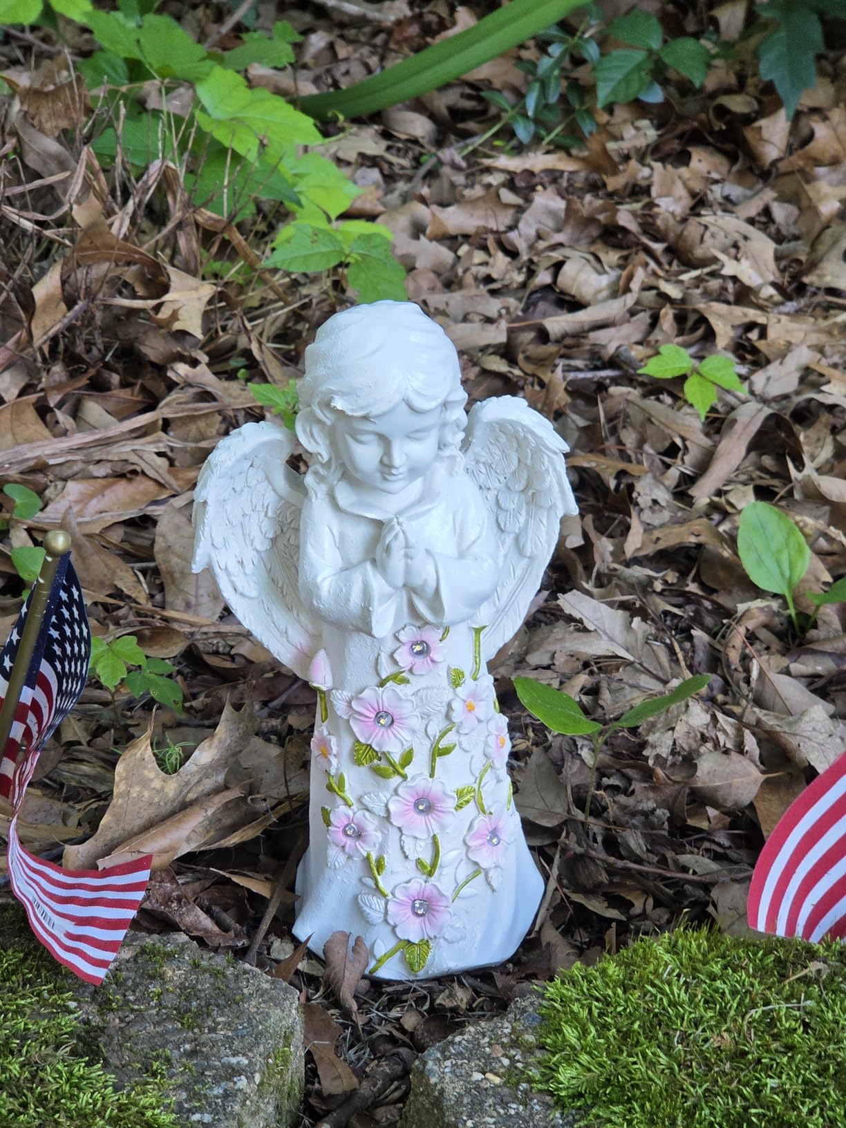 Nacome Garden Outdoor Statues Angel with Succulent and 7 LED Lights - Lawn Decor for Patio, Balcony, Yard Ornament for Mom Grandma Women customer photo 2