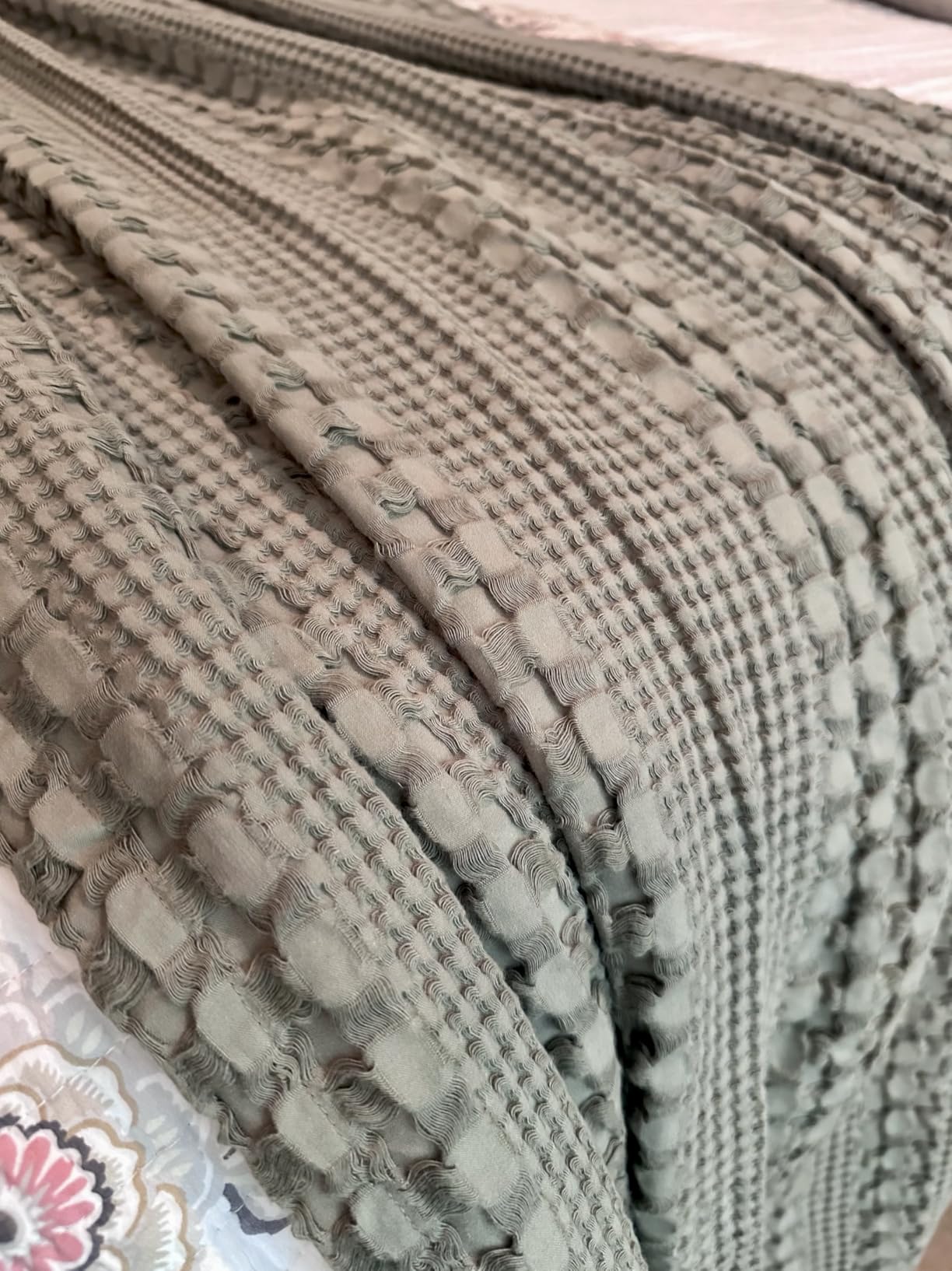 PHF 100% Cotton Waffle Weave Throw Blanket, Soft Lightweight Breathable Cozy Throws for Couch Bed Sofa, Luxury Aesthetic Blanket Gift for Home Decor & Office, 50