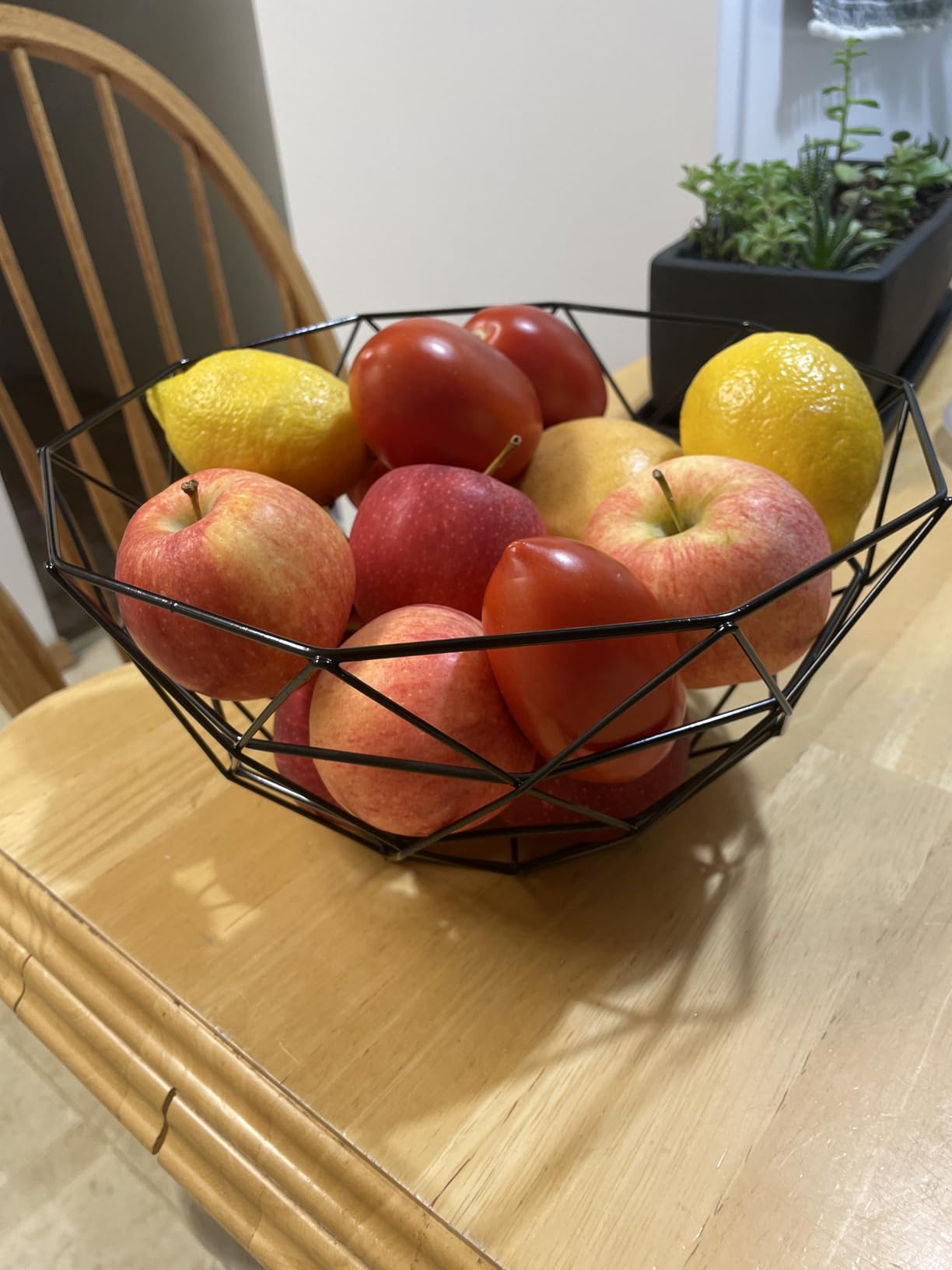 HOMQUEN Fruit Basket, Fruit Bowl, Metal Wire Fruit Basket for kitchen, Fruit Bowl for Kitchen Counter, Basket for Fruits, Vegetables, Breads, Snacks, Kitchen Gadgets (Round Short, Black) customer photo 1