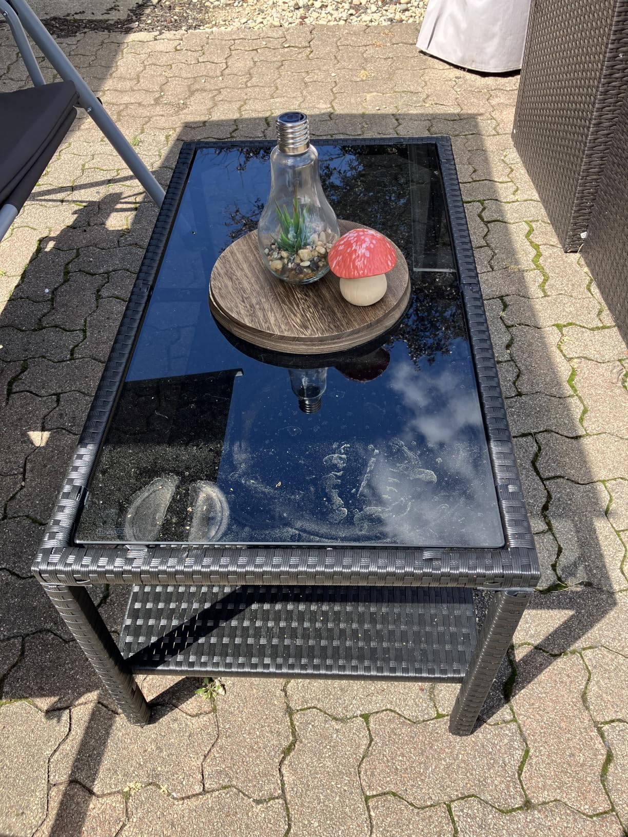 Yaheetech Outdoor Wicker Coffee Side Table, All-Weather Rattan Patio Storage Furniture with Tempered Glass Top for Garden, Black customer photo 1