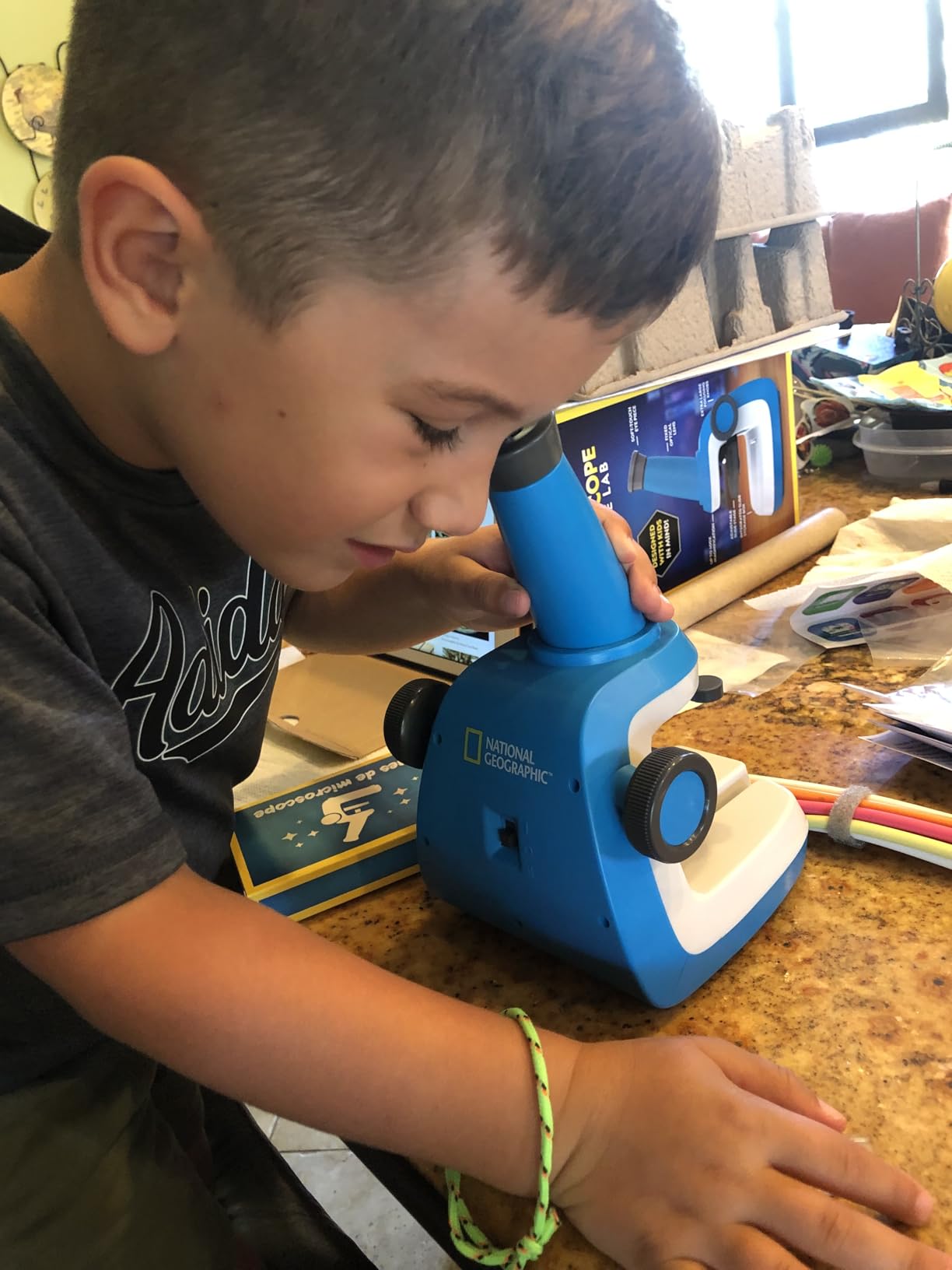 NATIONAL GEOGRAPHIC Microscope for Kids - Science Kit with an Easy-to-Use Kids Microscope, Up to 400x Zoom, Blank and Prepared Slides, Rock & Mineral Specimens, STEM Project Toy customer photo 1