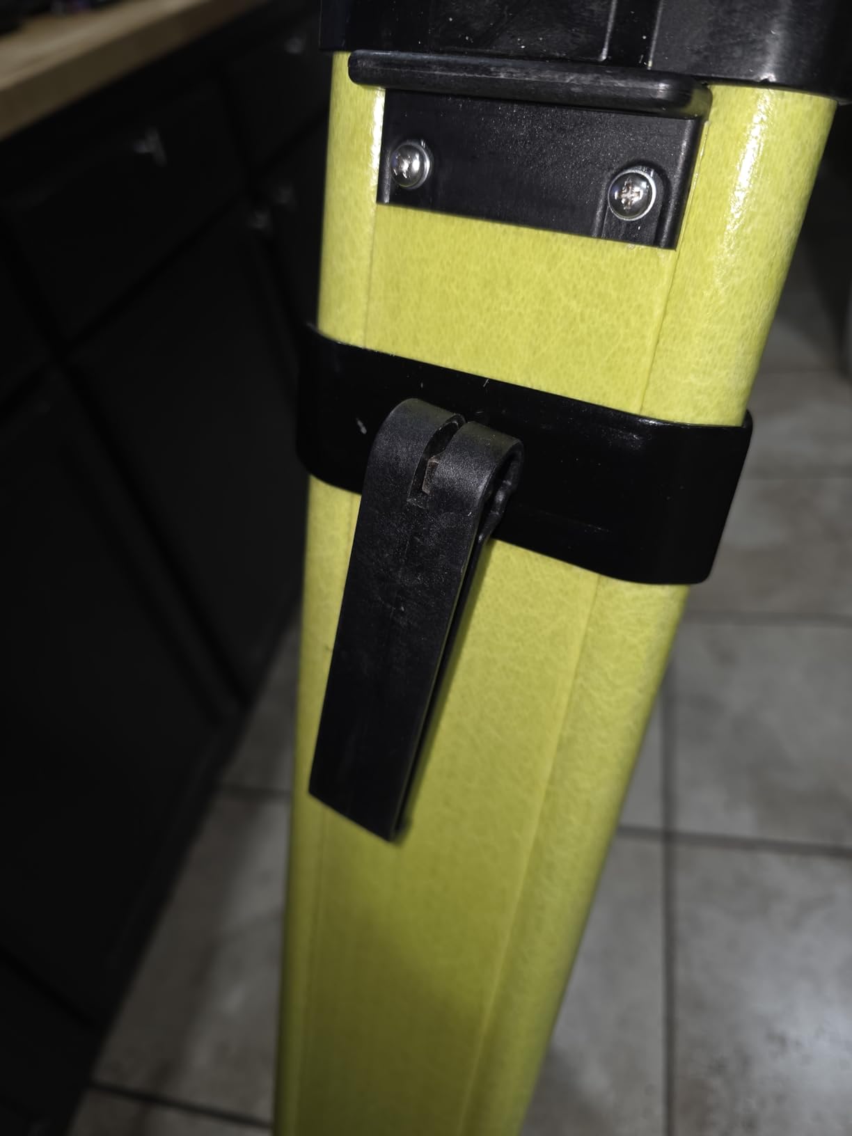 Fiberglass Surveying Tripod, Heavy Duty Yellow Fiberglass and Wood Tripod with Dual Clamp and Copper Center Screw for Robotic Total Stations and Theodolite (Round Head-B) customer photo 1