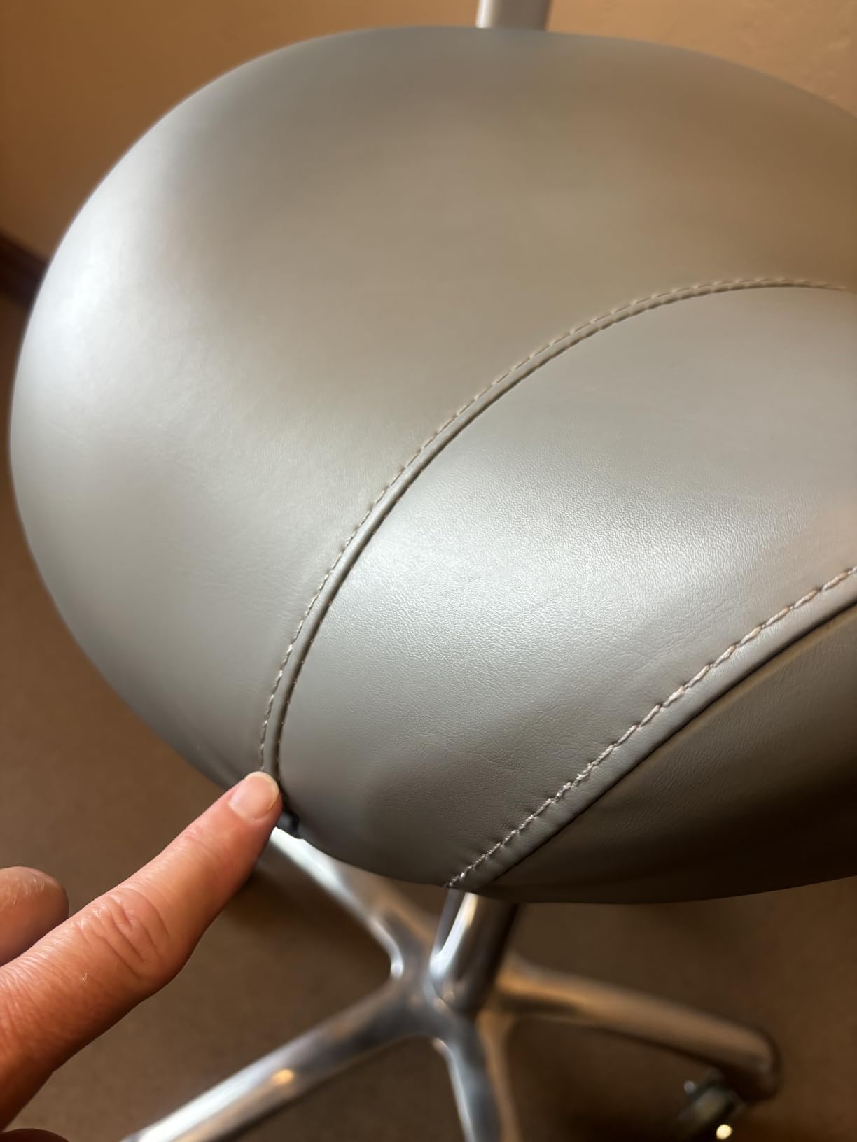 Antlu Saddle Stool Rolling Chair with Back Support, Esthetician Tattoo Dental Stool Chair, Lash Chairs for Eyelash Tech Massage Salon (Black, with Backrest) customer photo 2