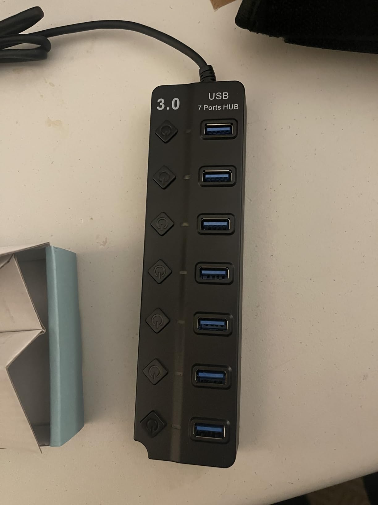 ONFINIO USB Hub 3.0, 7-Port USB Hub Splitter with Individual On/Off Switches and Lights, 3.2ft/1m Long Cable Compatible with MacBook, Laptop, Surface Pro, PS4, PC, Flash Drive, Mobile HDD customer photo 1