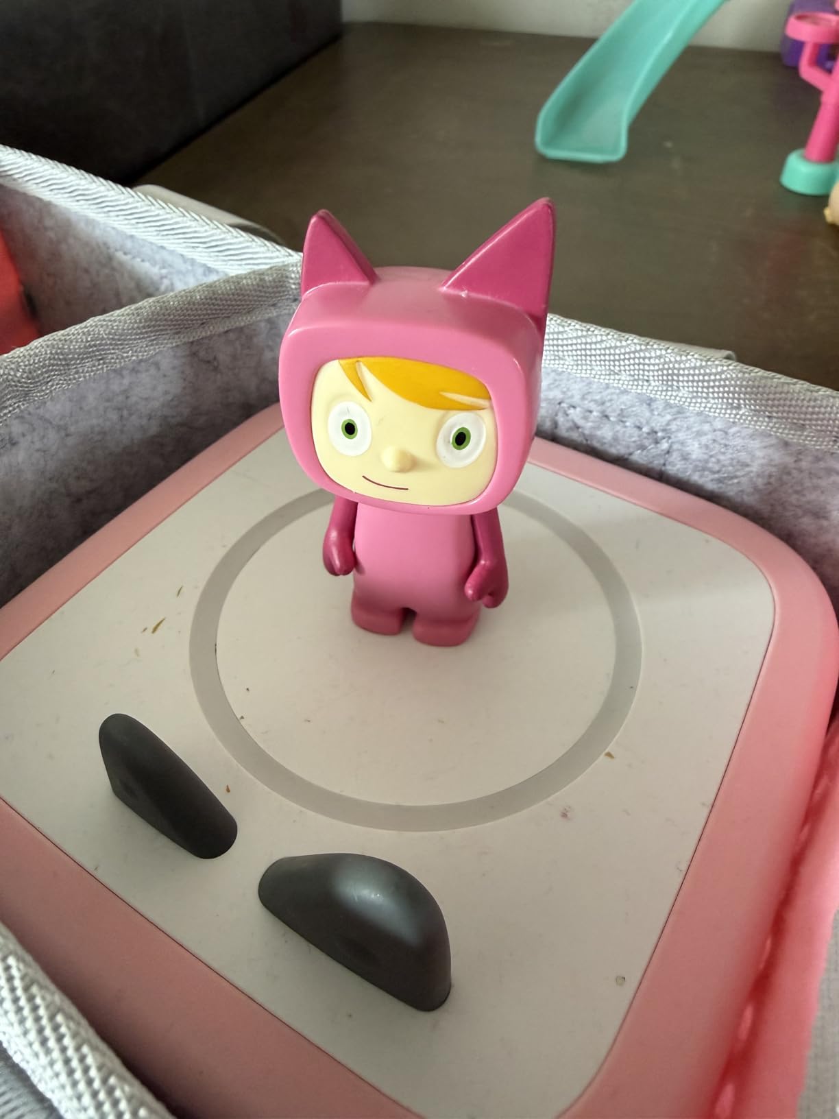 Tonies Creative Audio Character - Record and Upload up to 90 Minutes of Your Own Stories and Songs - Light Blue/Light customer photo 1