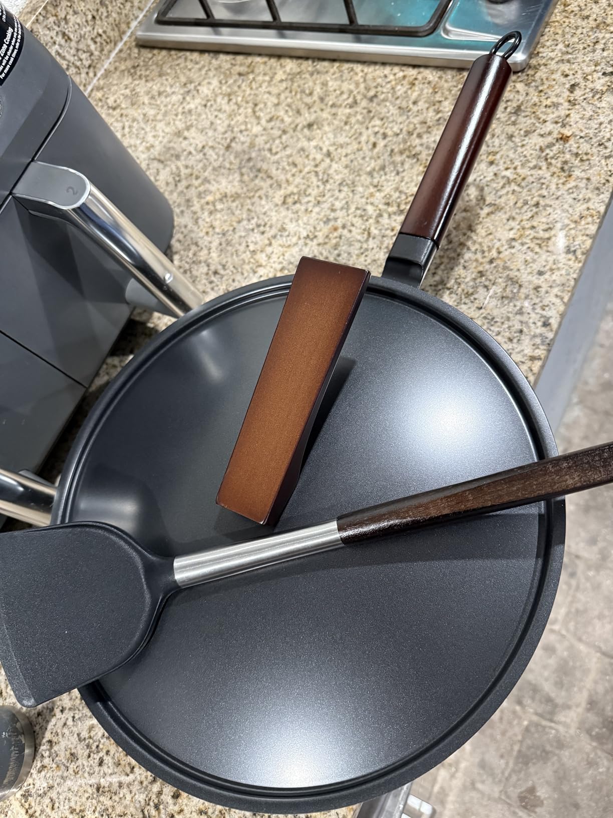 Todlabe Carbon Steel Wok, 13-Inch, Pre-Seasoned, Non-Stick, with Lid and Spatula, Flat Bottom, Ideal for Stovetop Cooking customer photo 2