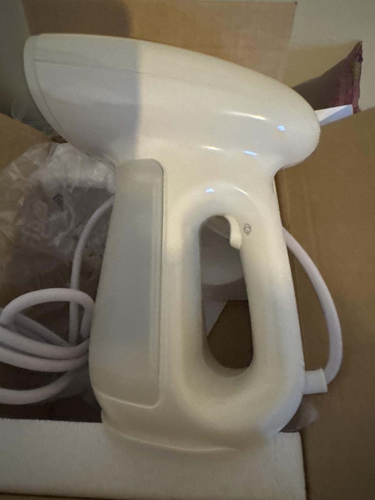 Bear Steamer for Clothes, Handheld Clothes Steamer,1300W Strong Power Garment Steamer with 230ml Tank,Fast Heat-up, Auto-Off, Steam Iron Fabric Wrinkle Remover with Brush for Home and Travel customer photo 1