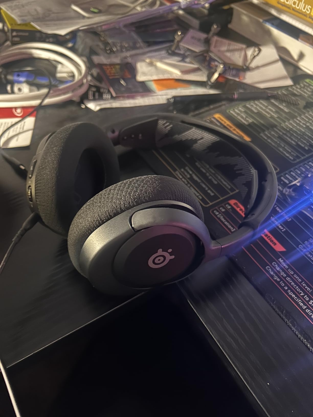 SteelSeries Arctis Nova 1 Multi-System Gaming Headset - Hi-Fi Drivers - 360° Spatial Audio - Comfort Design - Durable - Ultra Lightweight - Noise-Cancelling Mic - PC, PS5/PS4, Switch, Xbox - White customer photo 2