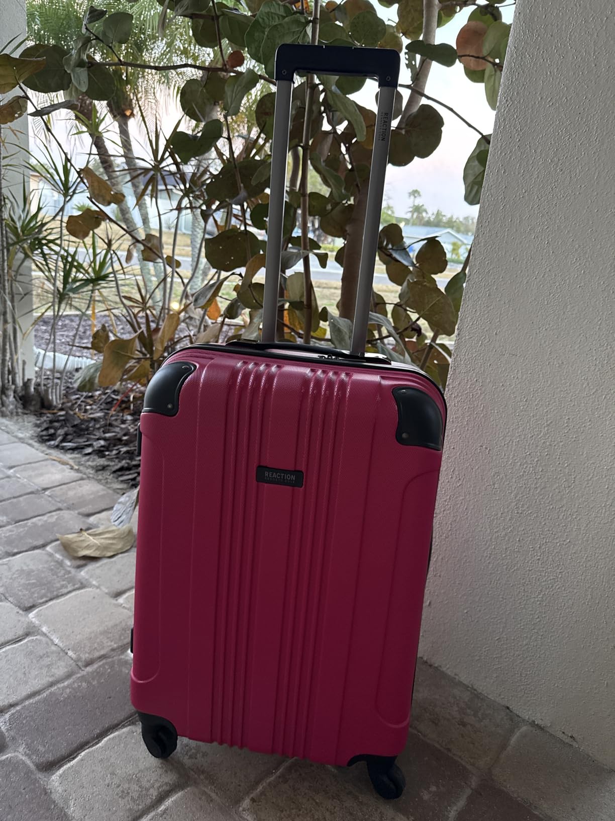 Kenneth Cole REACTION Out of Bounds Lightweight Hardshell 4-Wheel Spinner Luggage, Granite Blue, 28-Inch Checked customer photo 1