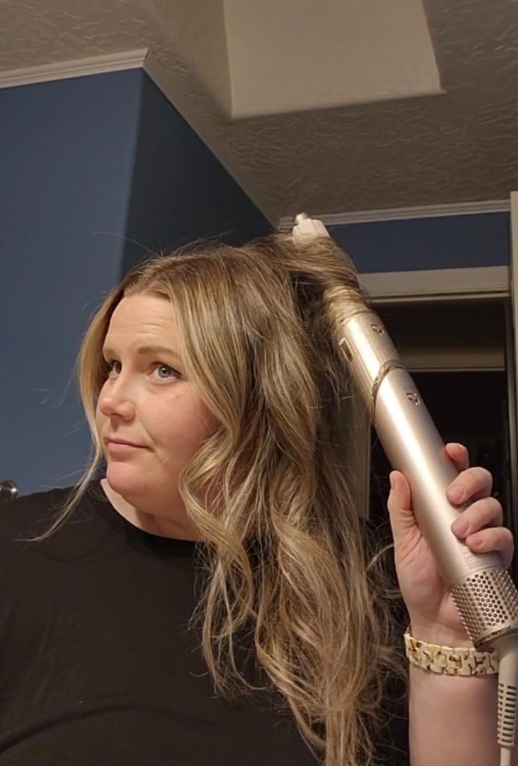 Shark FlexStyle Air Multi-Styler & Drying System, Hair Dryer Brush for Blowouts with Coanda Auto-Wrap Curlers, Oval Brush, Curl-Defining Diffuser & Concentrator Attachment, Stone, HD435 customer photo 1