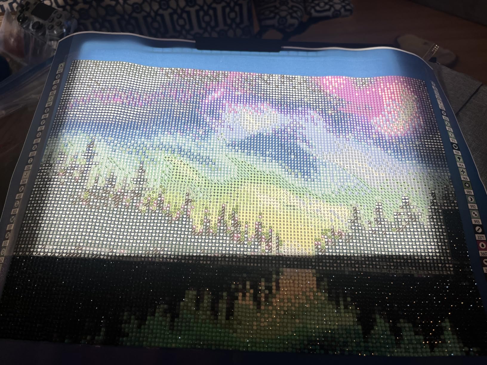 YINGWOND Rechargeable A4 LED Light Pad with Padded Case, Tracing Light Box w/Riser Stands and Paper Clip, 6 Levels of Brightness, Type-c Cable, Wireless Diamond Painting Light Board customer photo 2