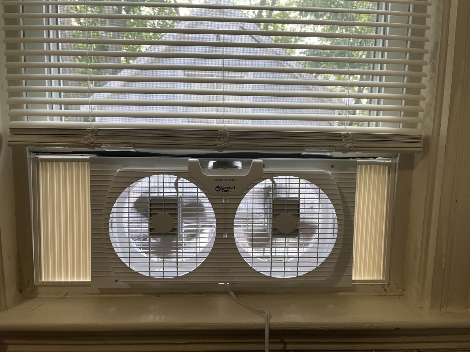 Comfort Zone 9-Inch 3-Speed Reversible Twin Window Fan - Dual Blade Window Exhaust Fan with Auto-Locking Expanders, 22.25