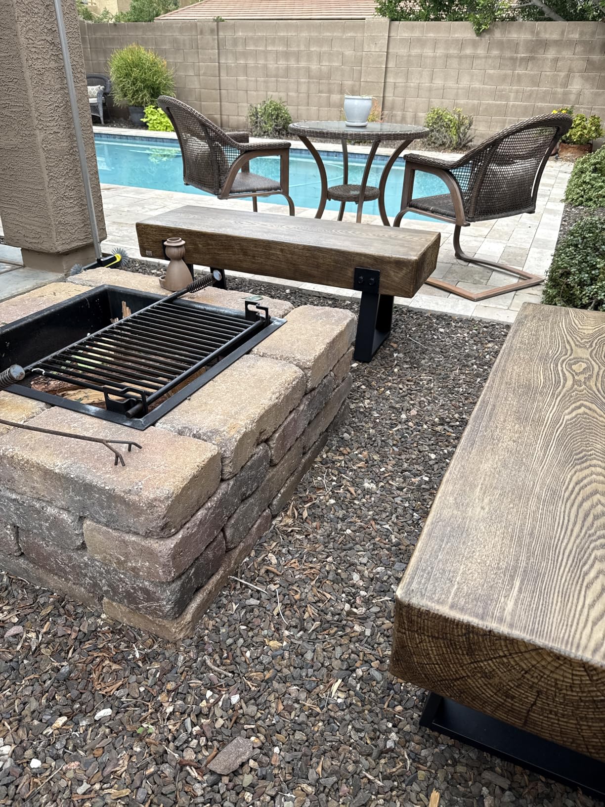 HOMCOM Garden Bench with Metal Legs, Rustic Wood Effect Concrete Entryway Bench, End of Bed Bench, Indoor Outdoor Use for Patio, Park, Porch and Lawn, Natural and Black customer photo 1