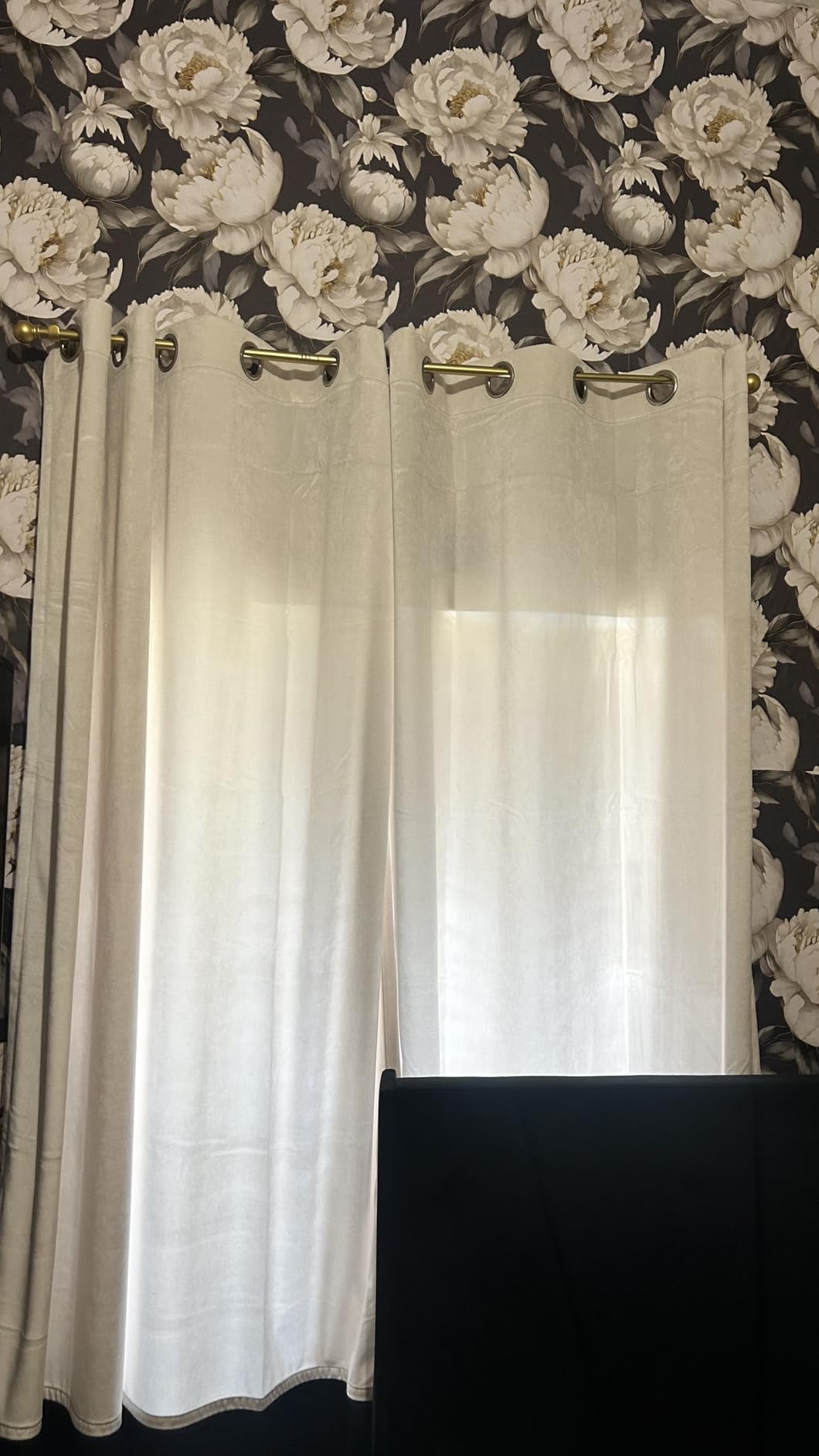 GXOACKJ Curtain Rods for windows 32-48 inch, 5/8 inch Decorative Curtain Rod Set, Matte Black Splicing Heavy Duty Metal Curtain Rod with Brackets customer photo 1