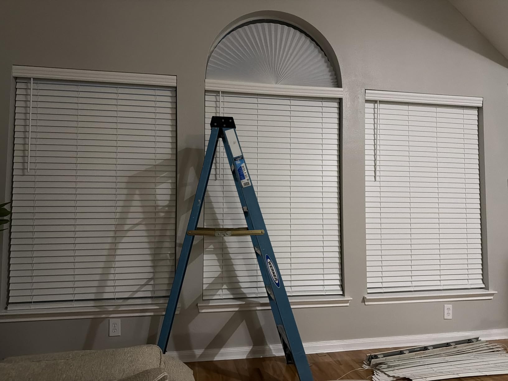 Lotus & Windoware Cordless, 2 Inch Faux Wood Blind, 22