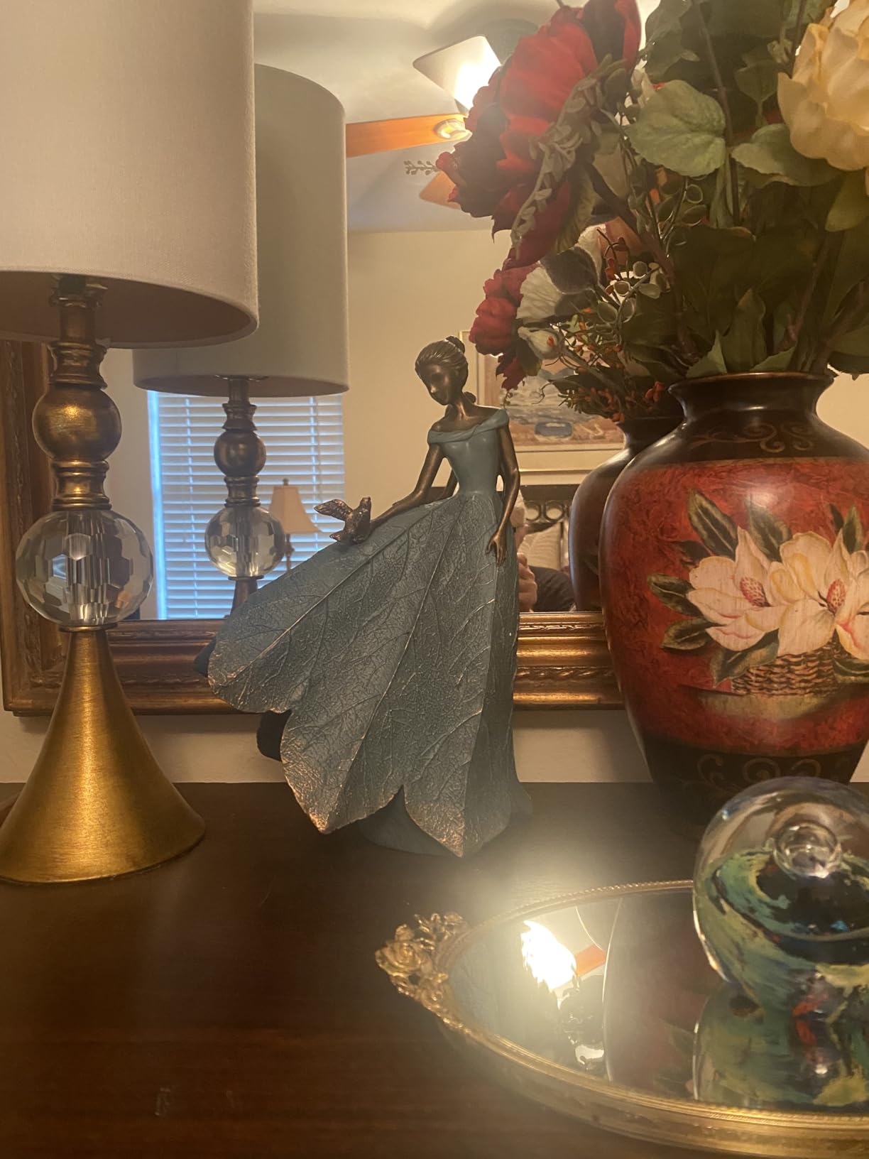 Guichifun Fairy Statue Collection Home Decoration - Leaf Angel Girls Resin Home Garden Decor for Outside or Inside Rustic Fairy Garden Outdoor Yard Figurines Gifts for Women 8.5 x 5.25 x 12 Inch customer photo 1